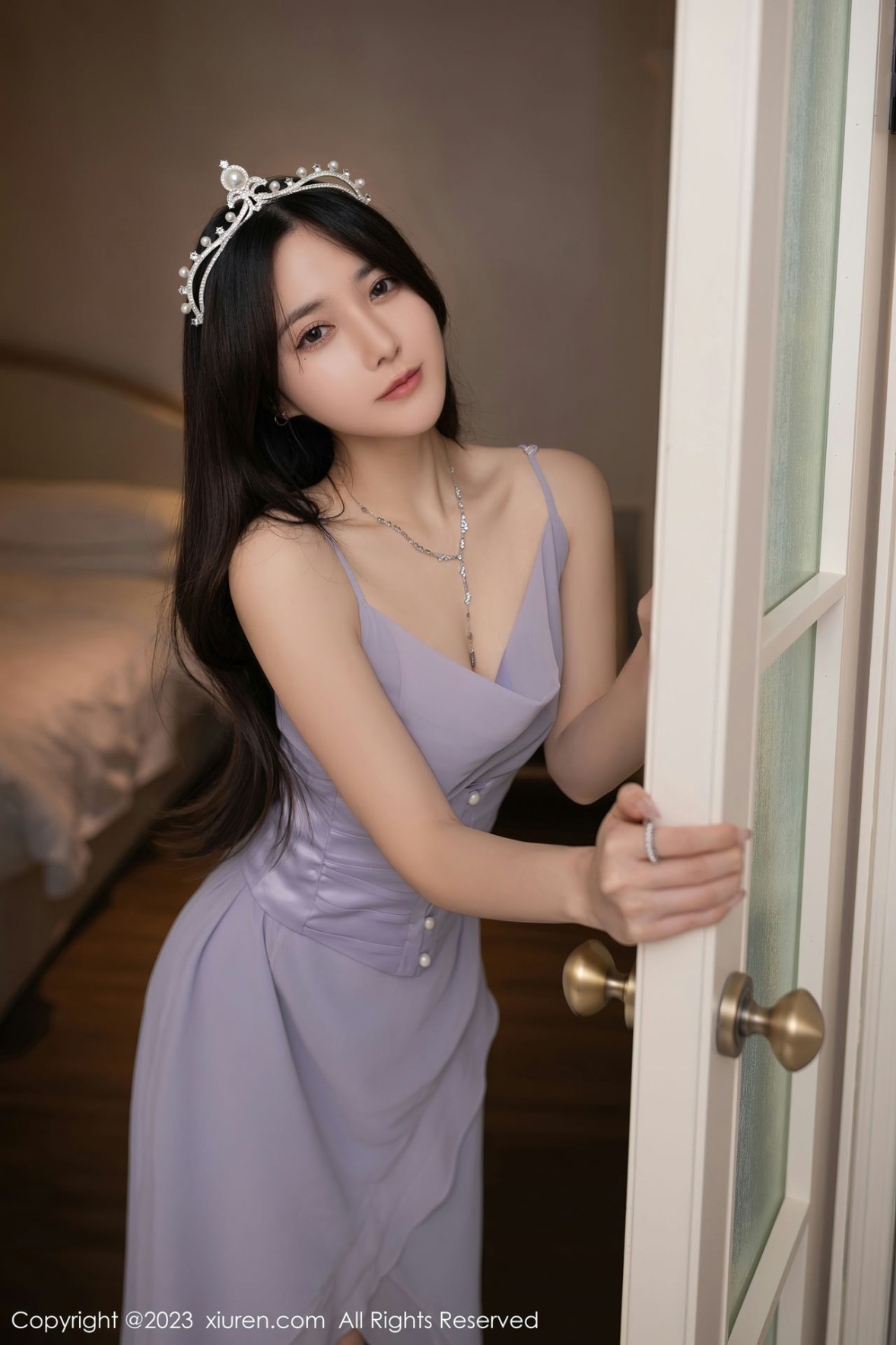 Xgyw.Net_XiuRen第6286期_模特鱼子酱Fish生日篇主题紫灰色连衣长裙秀曼妙身姿迷人写真83P