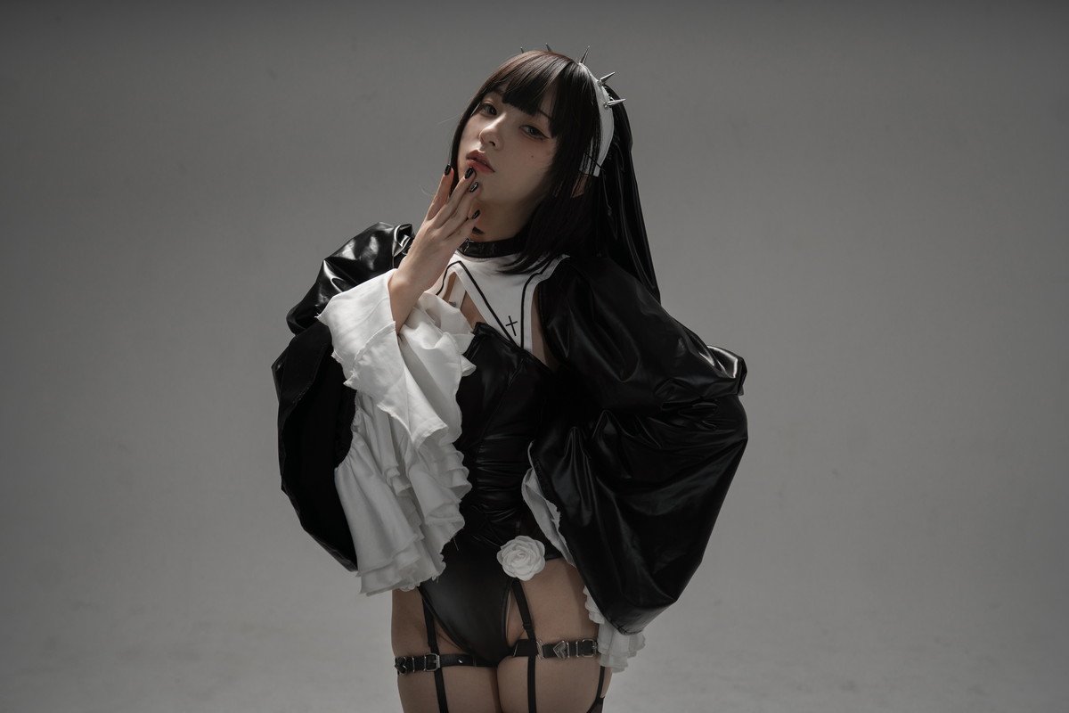 Xgyw.Net_网络美女花铃杀戮修女主题性感黑色皮质修女服饰配黑丝吊袜秀美腿诱惑写真89P