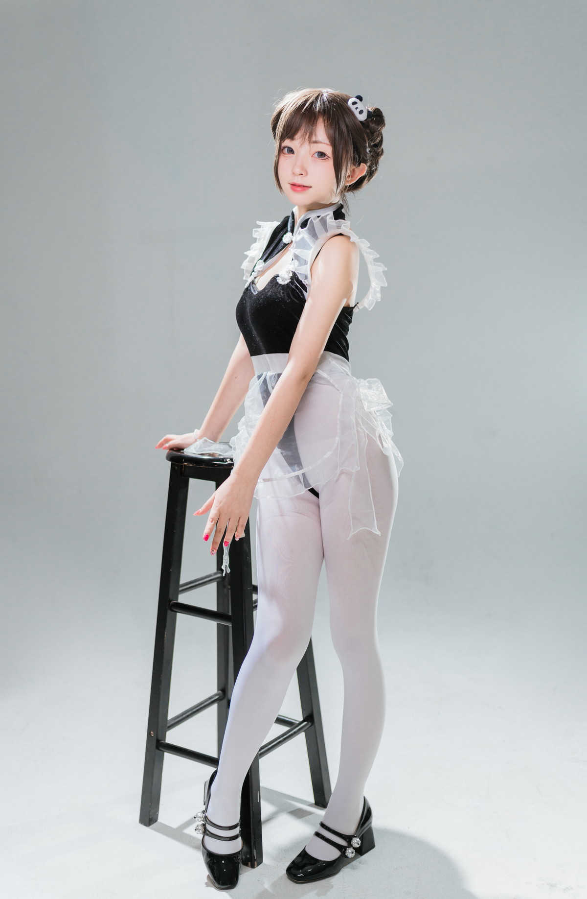 Xgyw.Net_网络美女花铃高叉小熊猫主题私房性感黑色高叉连体衣配白丝裤袜迷人诱惑写真85P