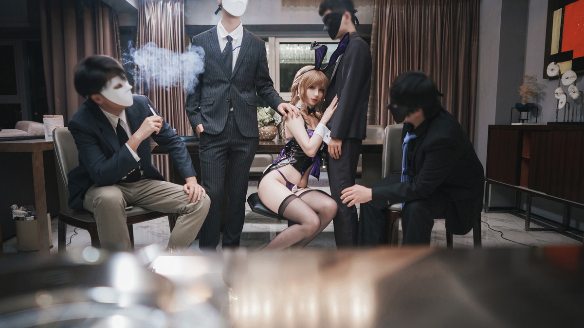 Xgyw.Net_网络美女rioko凉凉子兔女郎人妻主题居家沙发上脱牛仔裤露蕾丝内裤诱惑写真30P