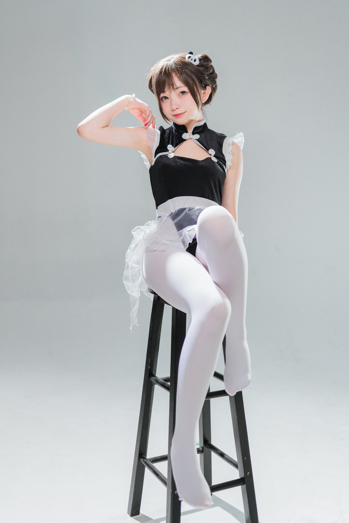 Xgyw.Net_网络美女花铃高叉小熊猫主题私房性感黑色高叉连体衣配白丝裤袜迷人诱惑写真85P