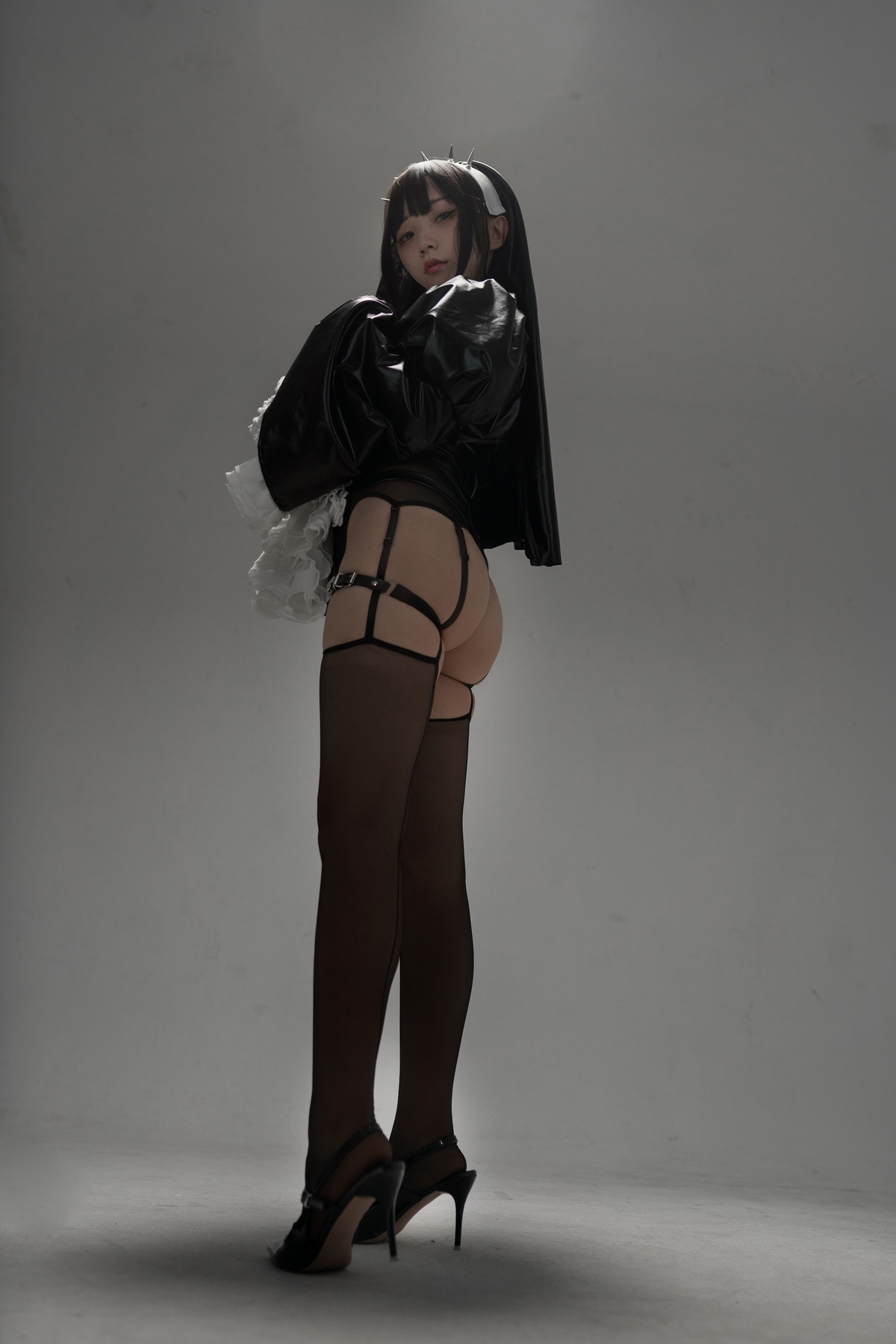 Xgyw.Net_网络美女花铃杀戮修女主题性感黑色皮质修女服饰配黑丝吊袜秀美腿诱惑写真89P