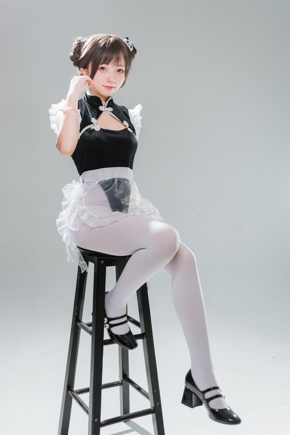 Xgyw.Net_网络美女花铃高叉小熊猫主题私房性感黑色高叉连体衣配白丝裤袜迷人诱惑写真85P