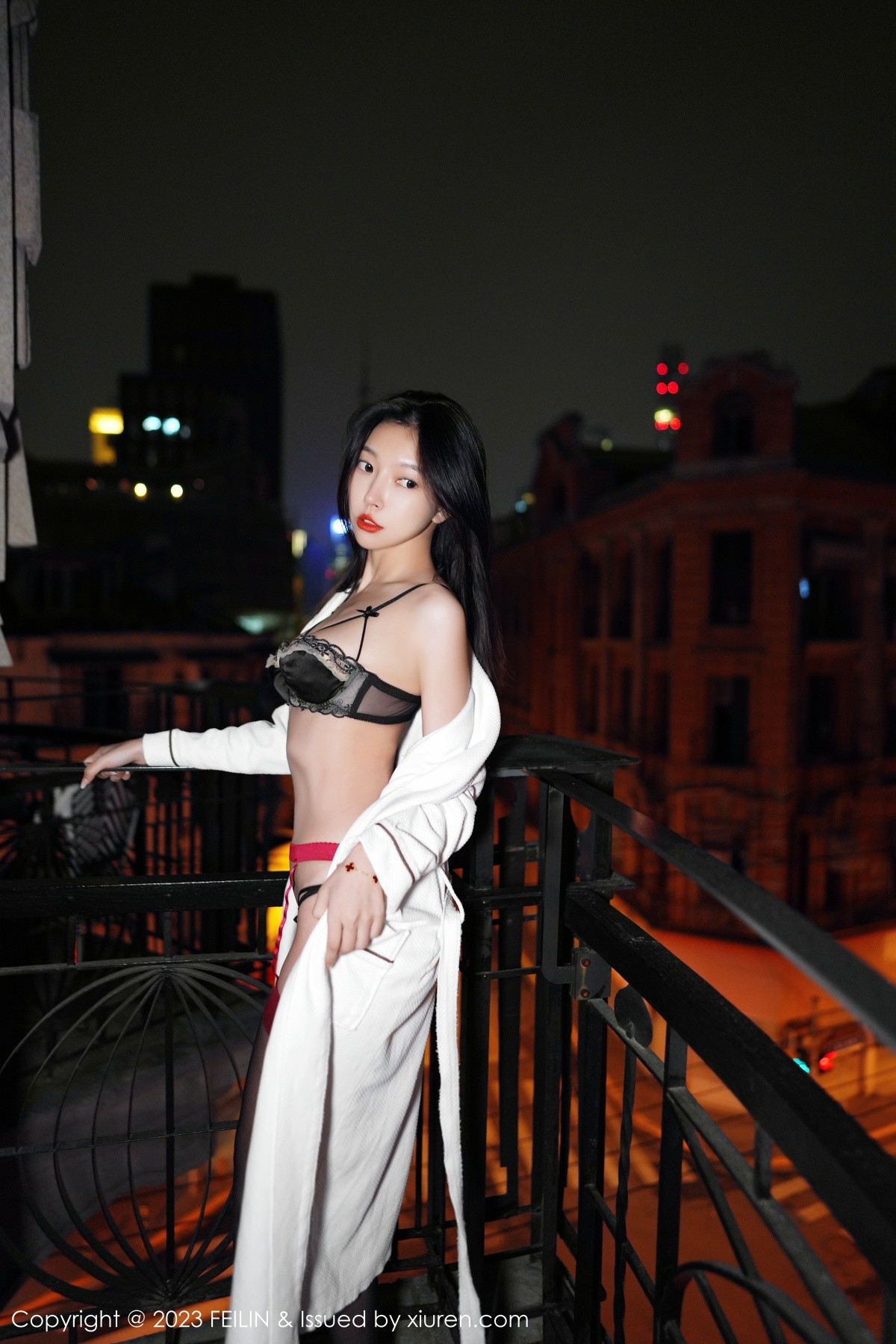 Xgyw.Net_[FeiLin嗲囡囡]VOL.464_女神冯木木LRIS私房脱白色睡袍露黑色内衣配黑丝吊袜诱惑写真89P