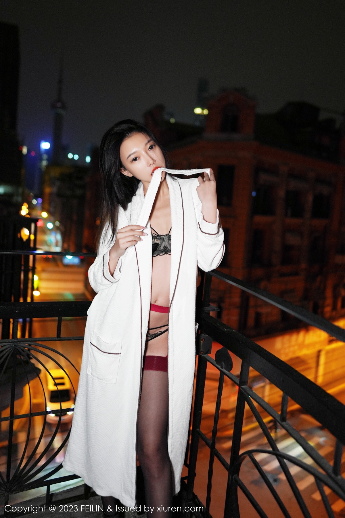 Xgyw.Net_[FeiLin嗲囡囡]VOL.464_女神冯木木LRIS私房脱白色睡袍露黑色内衣配黑丝吊袜诱惑写真89P