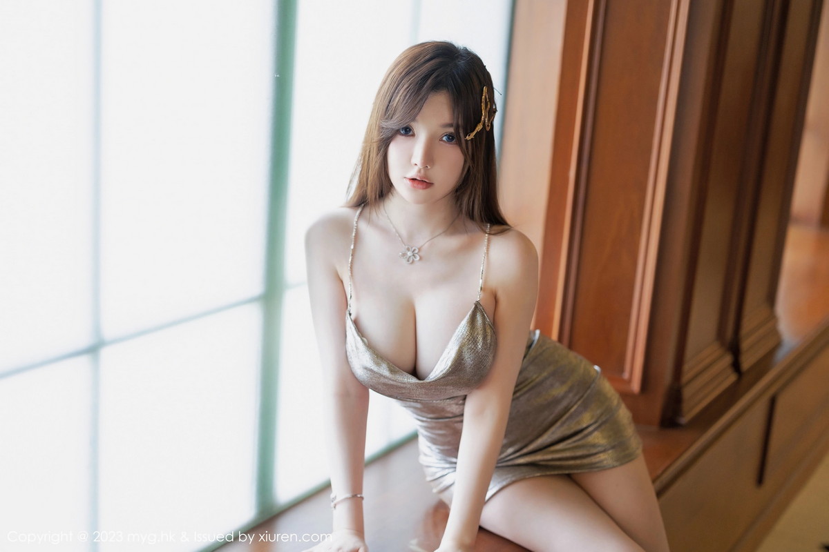 Xgyw.Net_[MyGirl美媛馆]Vol.646_模特糯美子MINIbabe澳门旅拍暗金色吊带裙秀豪乳翘臀诱惑写真60P