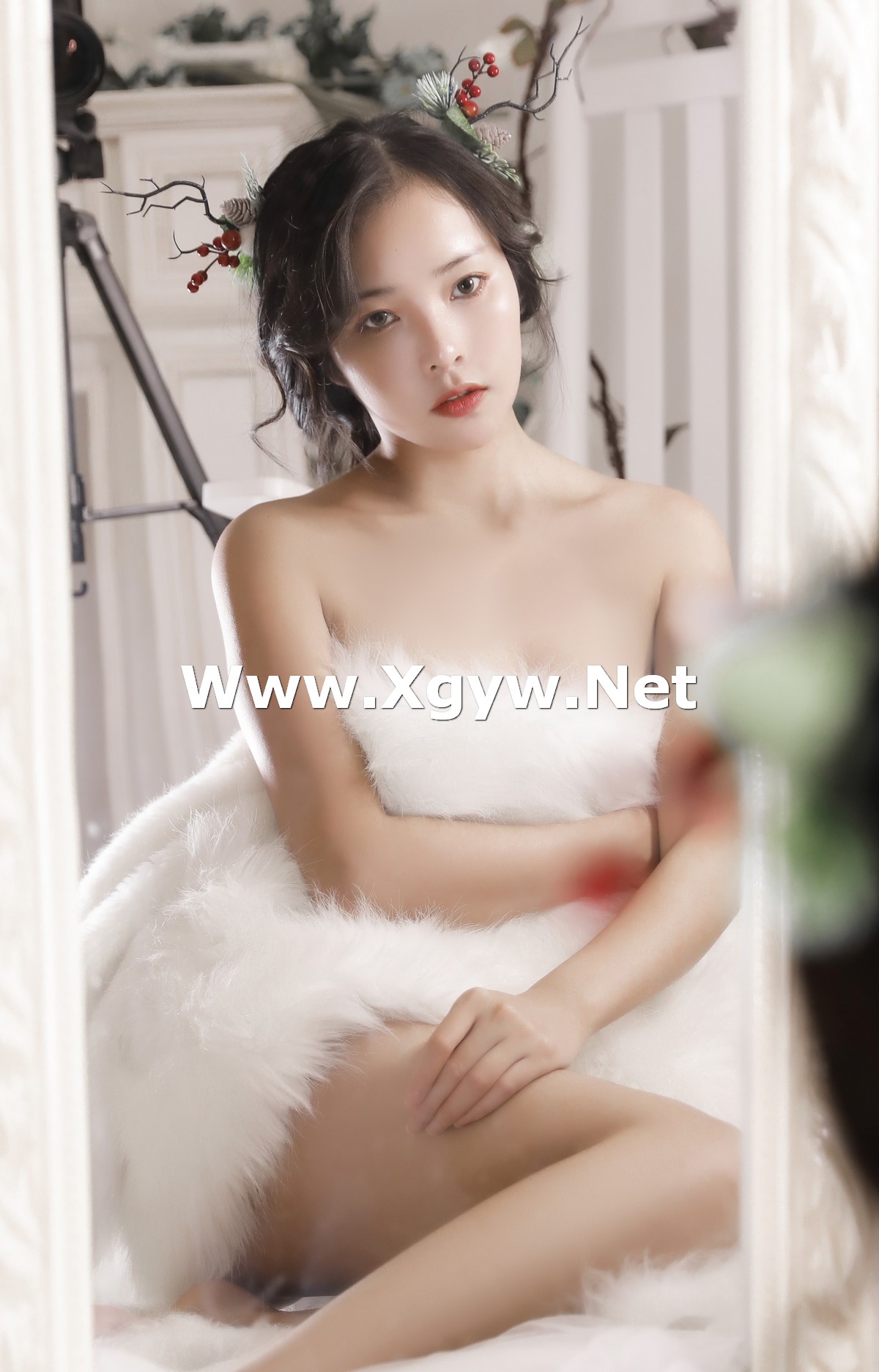 Xgyw.Net_网络美女苏嫣嫣阿姨初冬主题私房脱白色绒毛外衣露性感白色内衣迷人诱惑写真31P