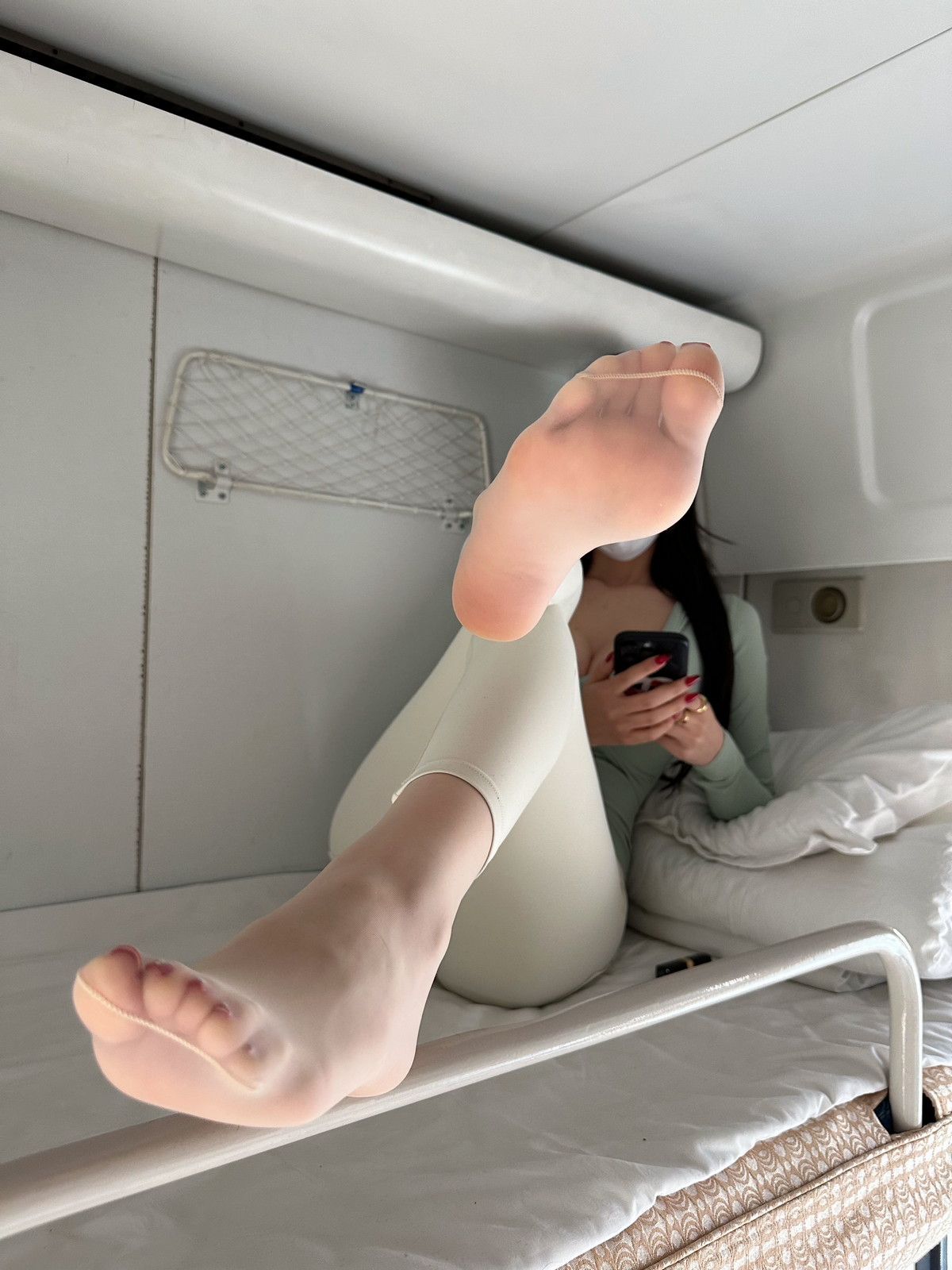 Xgyw.Net_健身女神脸红Dearie高铁之旅主题高铁上半脱紧身服饰露豪乳翘臀惹火诱惑写真80P
