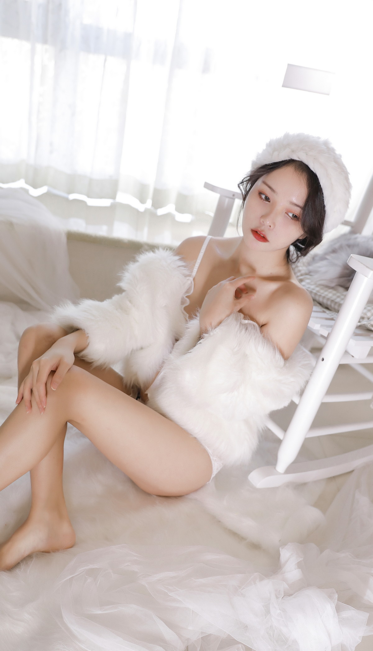 Xgyw.Net_网络美女苏嫣嫣阿姨初冬主题私房脱白色绒毛外衣露性感白色内衣迷人诱惑写真31P