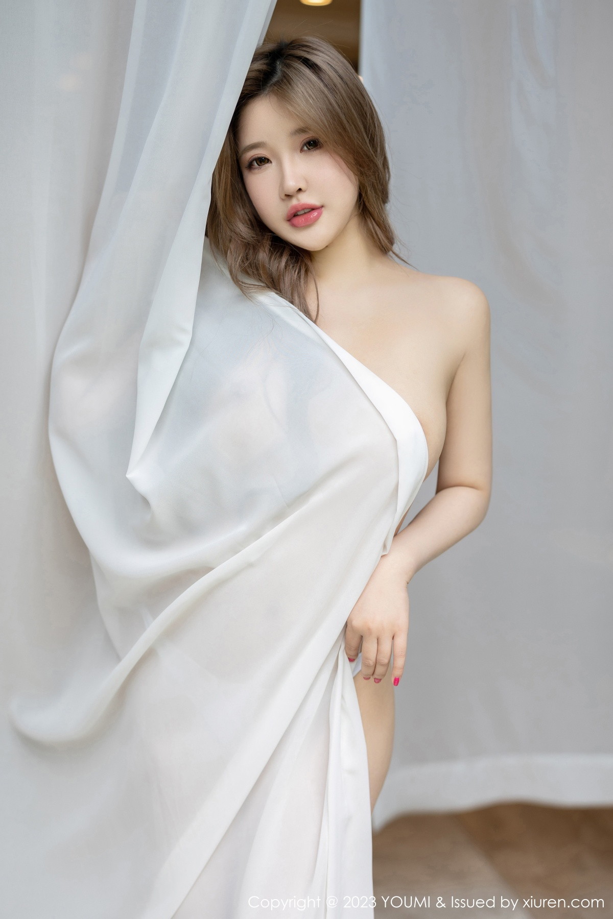 Xgyw.Net_[YouMi尤蜜荟]Vol.904_模特小海臀Rena三亚旅拍白色轻透薄纱连衣裙秀浑圆翘臀诱惑写真45P