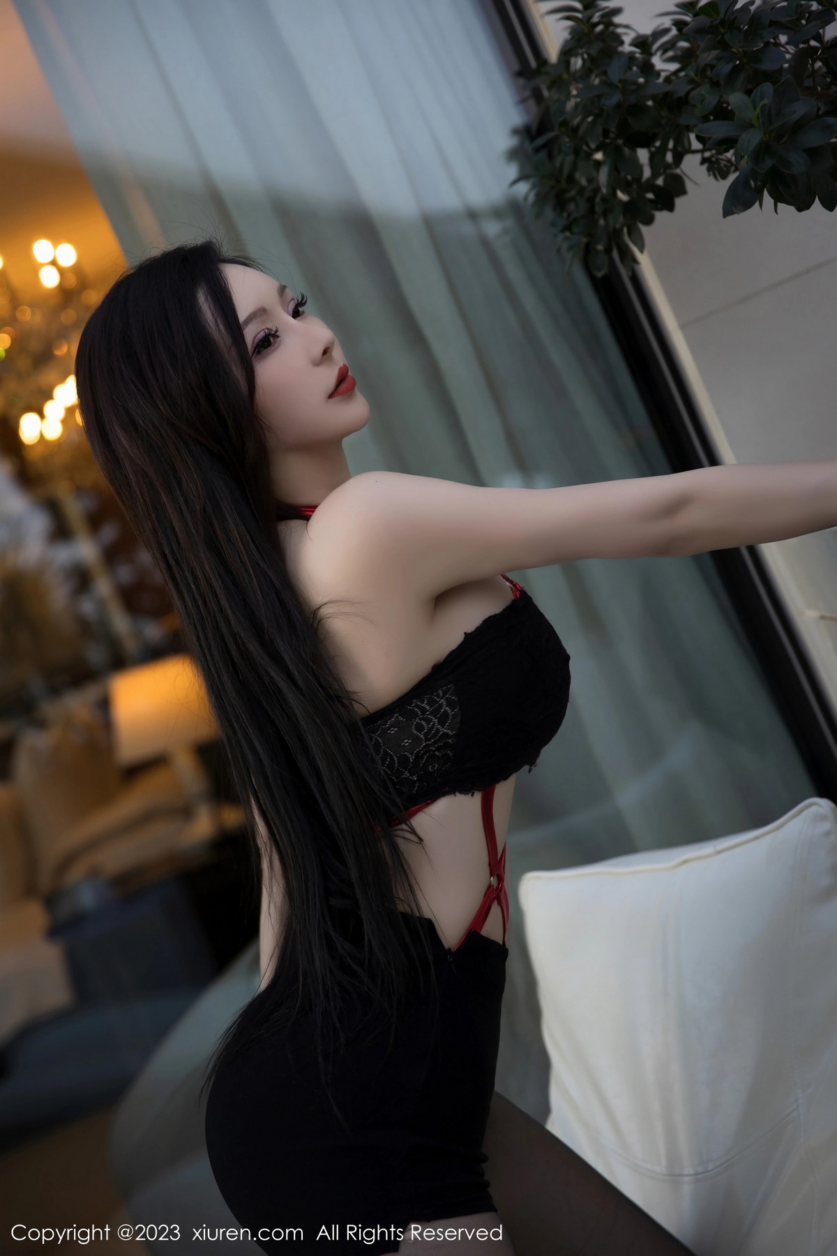 Xgyw.Net_XiuRen第6294期_新人模特大琪琪Emily脱黑色外衣露红色情趣内衣秀玲珑身段写真95P