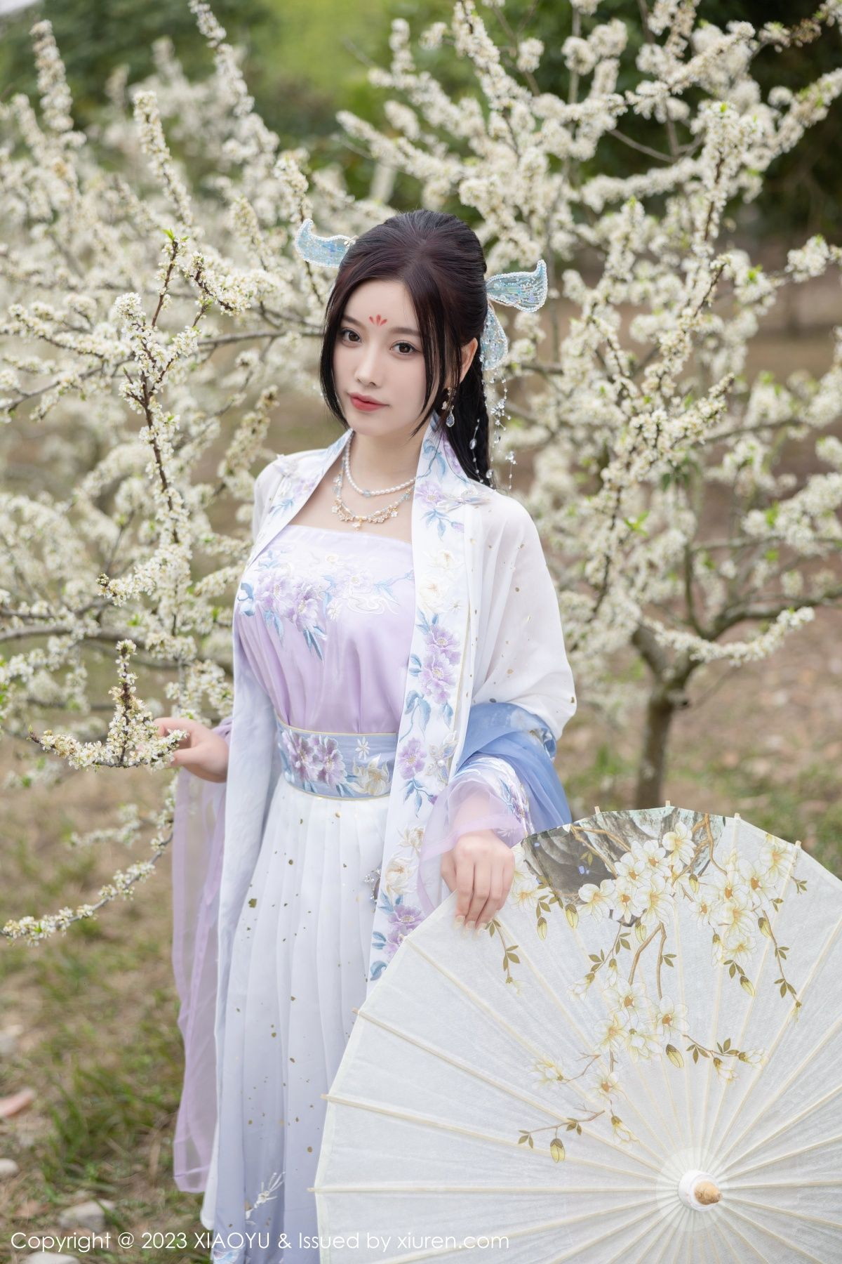 Xgyw.Net_[XiaoYu画语界]Vol.970_女神杨晨晨Yome脱淡蓝紫色古装服露白色蕾丝内衣完美诱惑写真91P