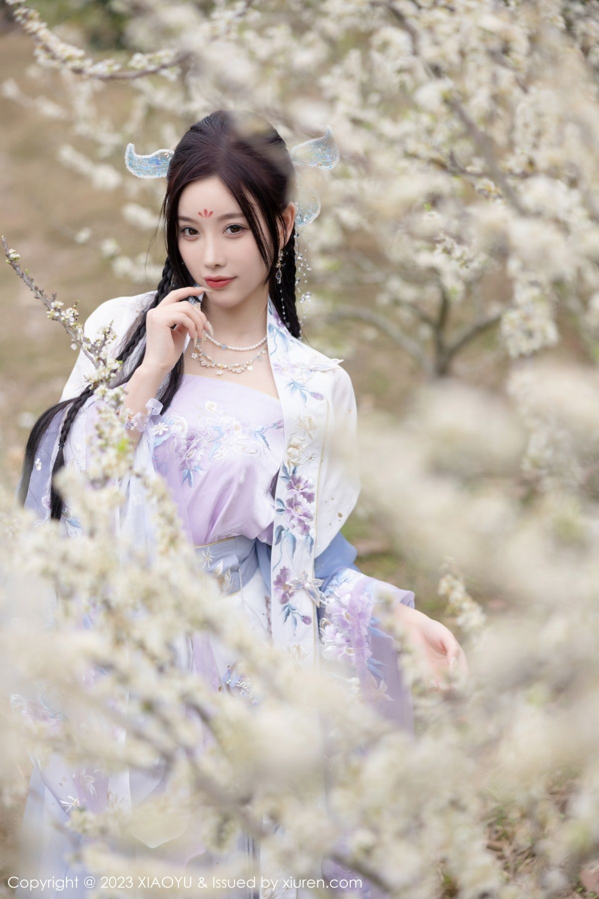 Xgyw.Net_[XiaoYu画语界]Vol.970_女神杨晨晨Yome脱淡蓝紫色古装服露白色蕾丝内衣完美诱惑写真91P
