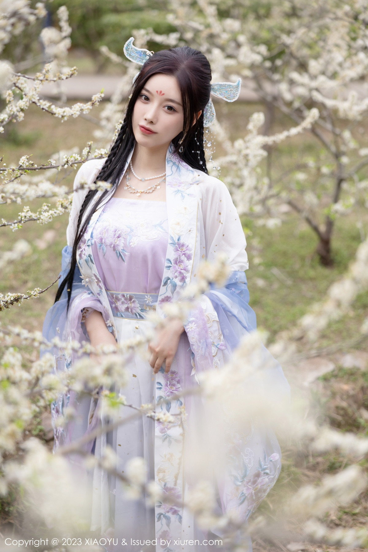 Xgyw.Net_[XiaoYu画语界]Vol.970_女神杨晨晨Yome脱淡蓝紫色古装服露白色蕾丝内衣完美诱惑写真91P