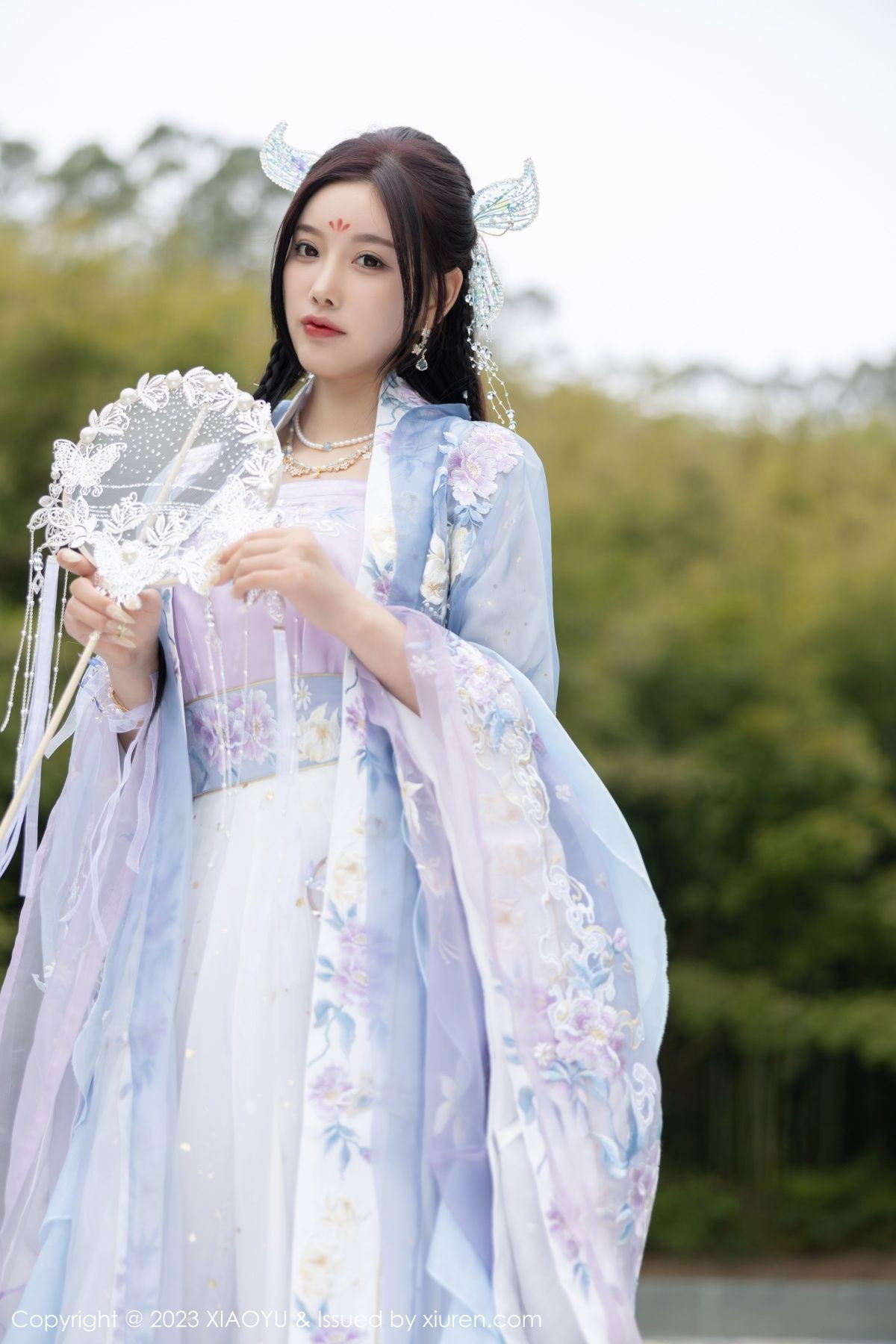 Xgyw.Net_[XiaoYu画语界]Vol.970_女神杨晨晨Yome脱淡蓝紫色古装服露白色蕾丝内衣完美诱惑写真91P