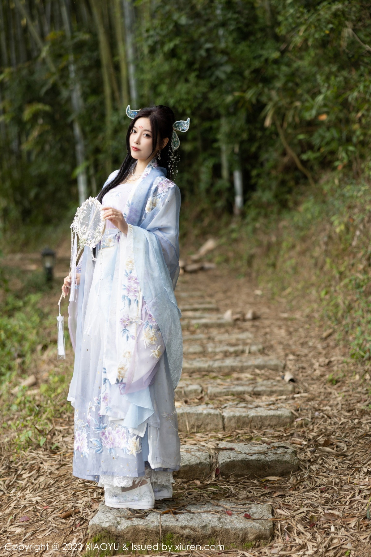 Xgyw.Net_[XiaoYu画语界]Vol.970_女神杨晨晨Yome脱淡蓝紫色古装服露白色蕾丝内衣完美诱惑写真91P