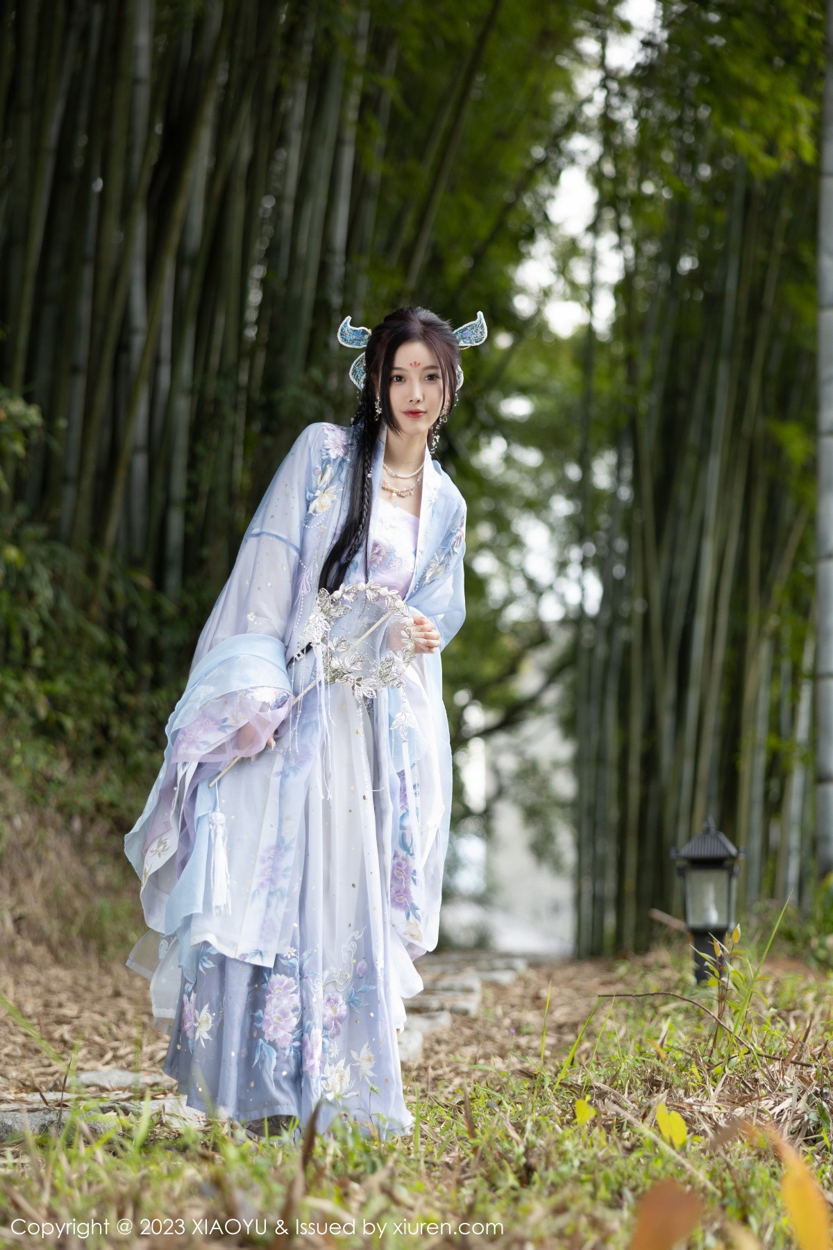 Xgyw.Net_[XiaoYu画语界]Vol.970_女神杨晨晨Yome脱淡蓝紫色古装服露白色蕾丝内衣完美诱惑写真91P