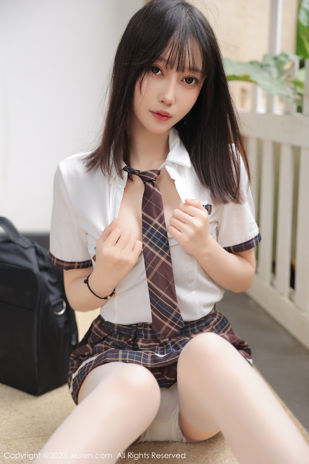 Xgyw.Net_XiuRen第6292期_模特玥儿玥er性感学妹制服半脱露豹纹内衣秀完美身材诱惑写真67P