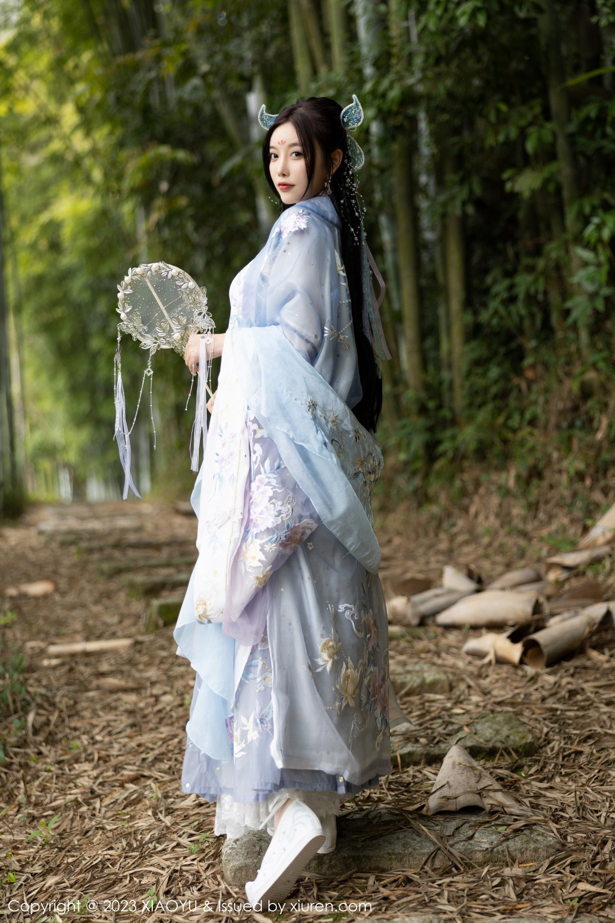 Xgyw.Net_[XiaoYu画语界]Vol.970_女神杨晨晨Yome脱淡蓝紫色古装服露白色蕾丝内衣完美诱惑写真91P