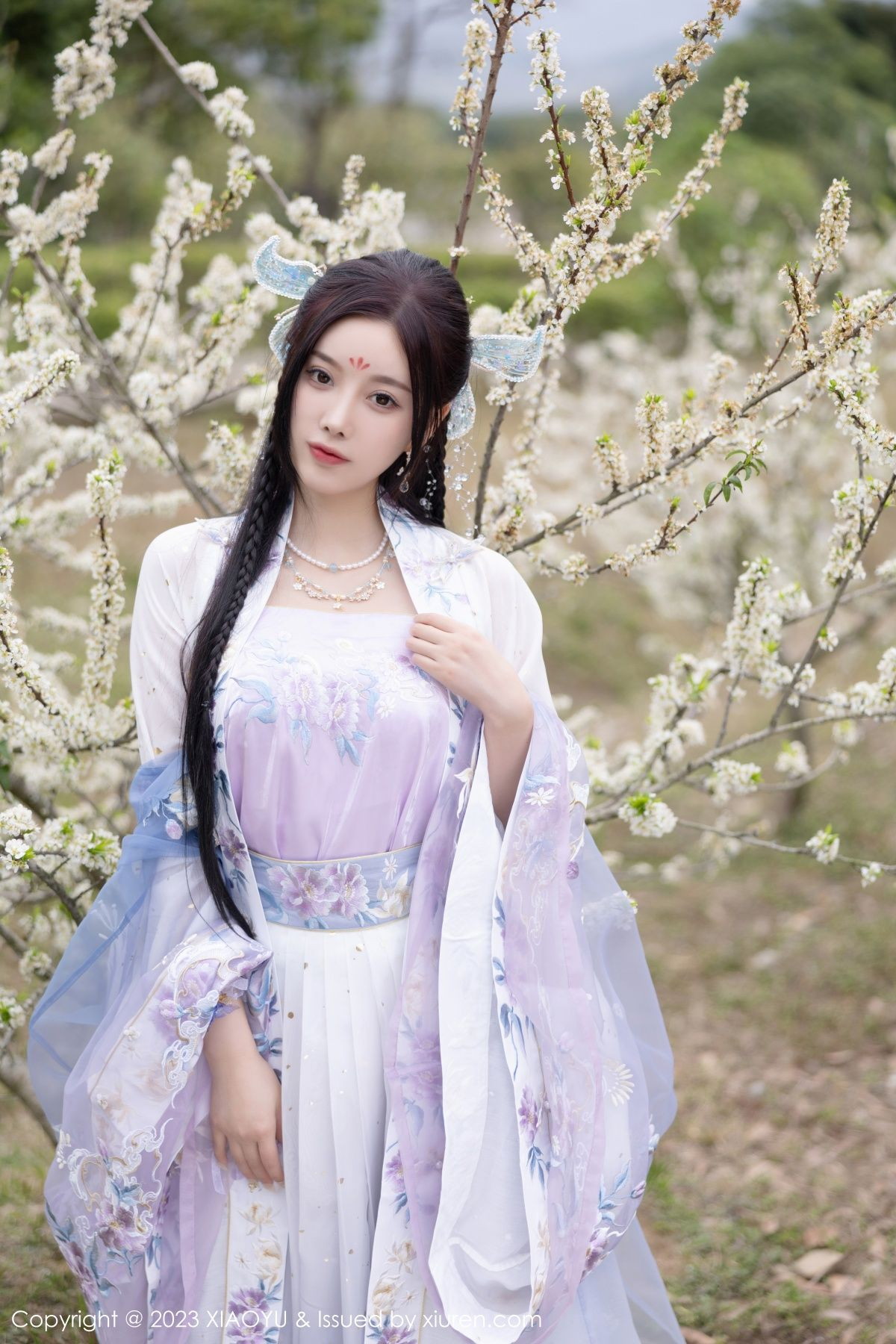 Xgyw.Net_[XiaoYu画语界]Vol.970_女神杨晨晨Yome脱淡蓝紫色古装服露白色蕾丝内衣完美诱惑写真91P