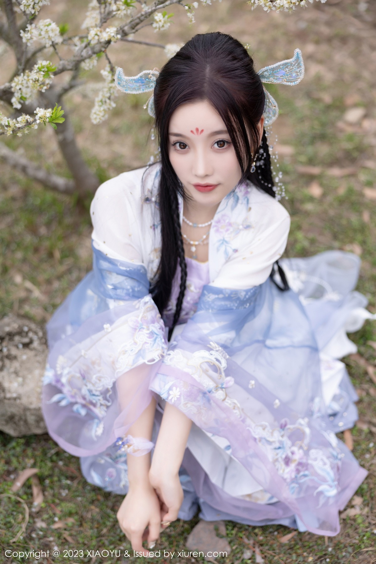 Xgyw.Net_[XiaoYu画语界]Vol.970_女神杨晨晨Yome脱淡蓝紫色古装服露白色蕾丝内衣完美诱惑写真91P
