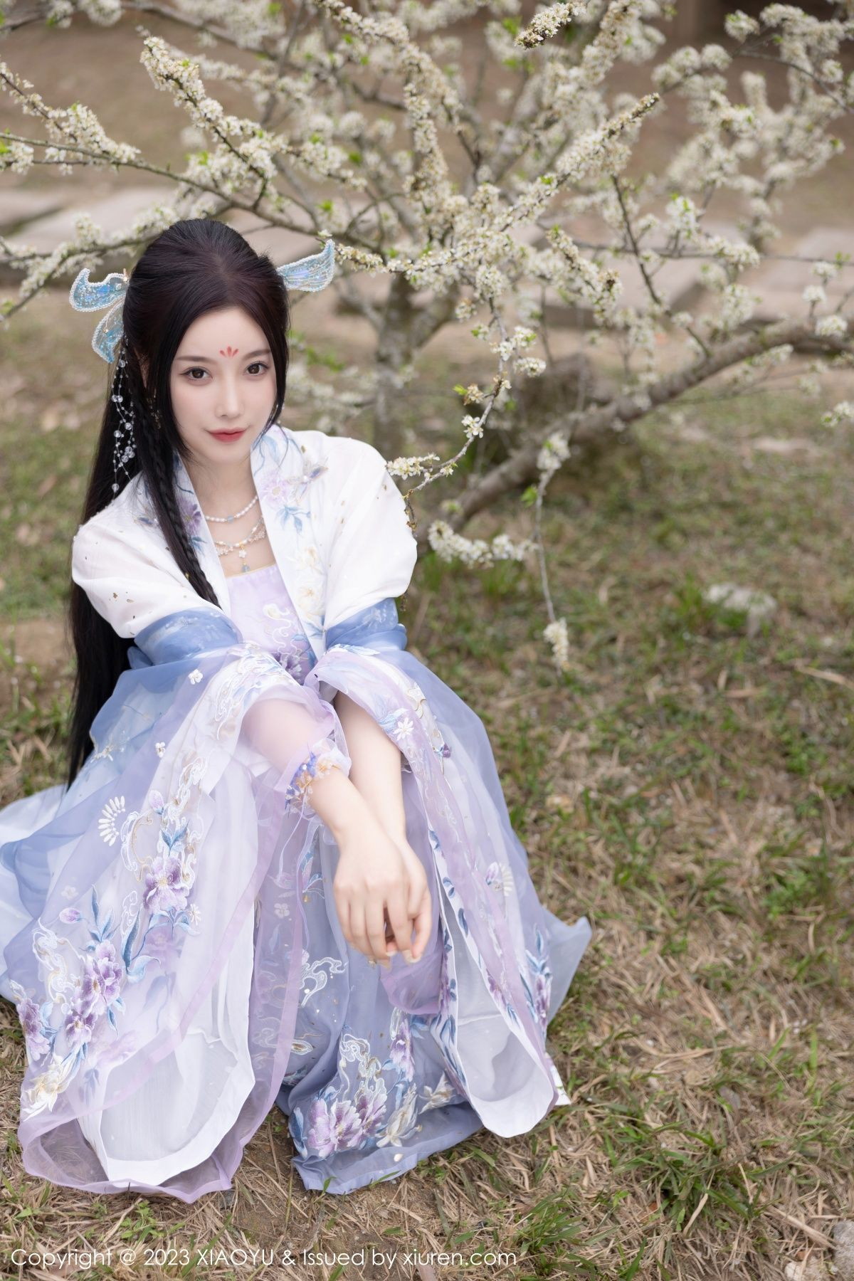 Xgyw.Net_[XiaoYu画语界]Vol.970_女神杨晨晨Yome脱淡蓝紫色古装服露白色蕾丝内衣完美诱惑写真91P