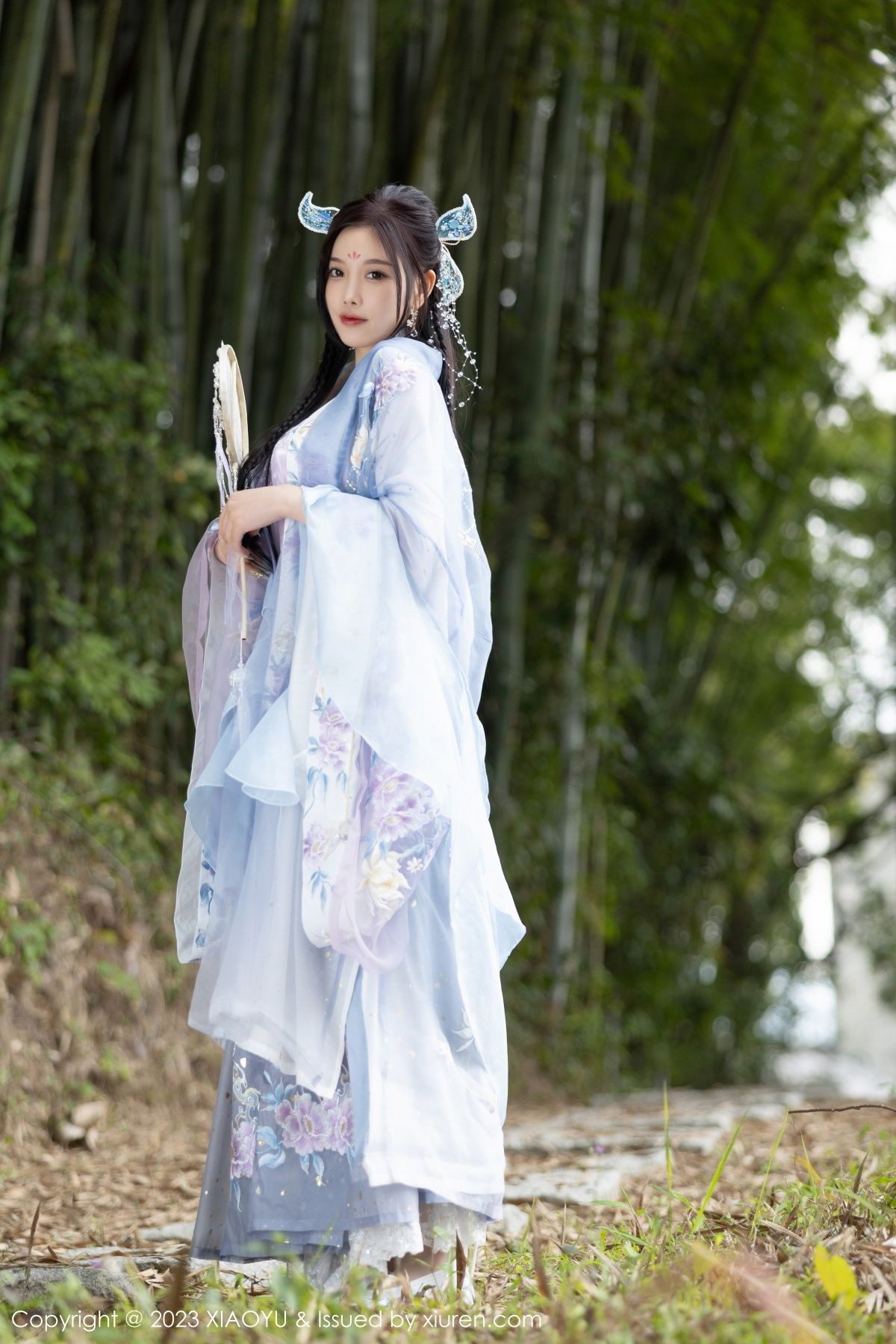 Xgyw.Net_[XiaoYu画语界]Vol.970_女神杨晨晨Yome脱淡蓝紫色古装服露白色蕾丝内衣完美诱惑写真91P