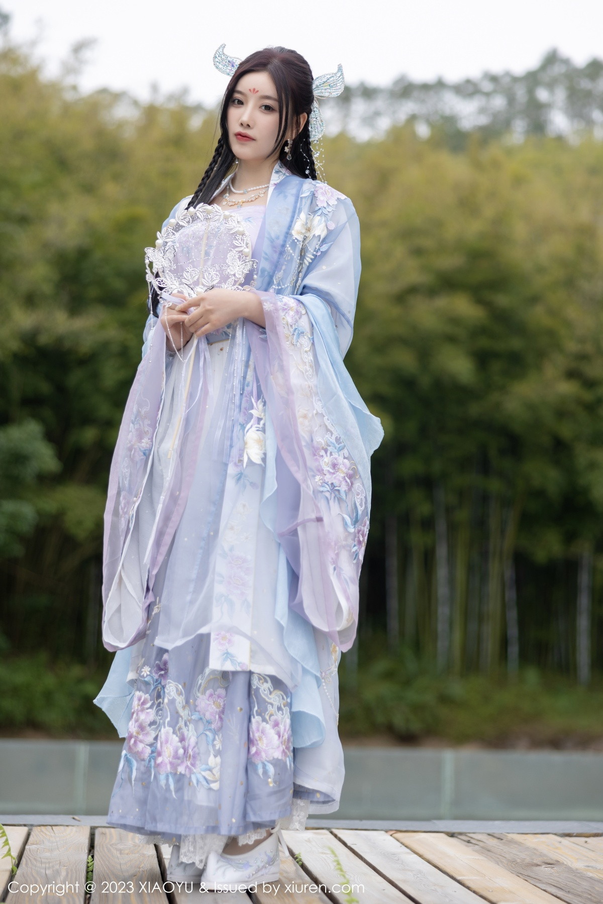 Xgyw.Net_[XiaoYu画语界]Vol.970_女神杨晨晨Yome脱淡蓝紫色古装服露白色蕾丝内衣完美诱惑写真91P