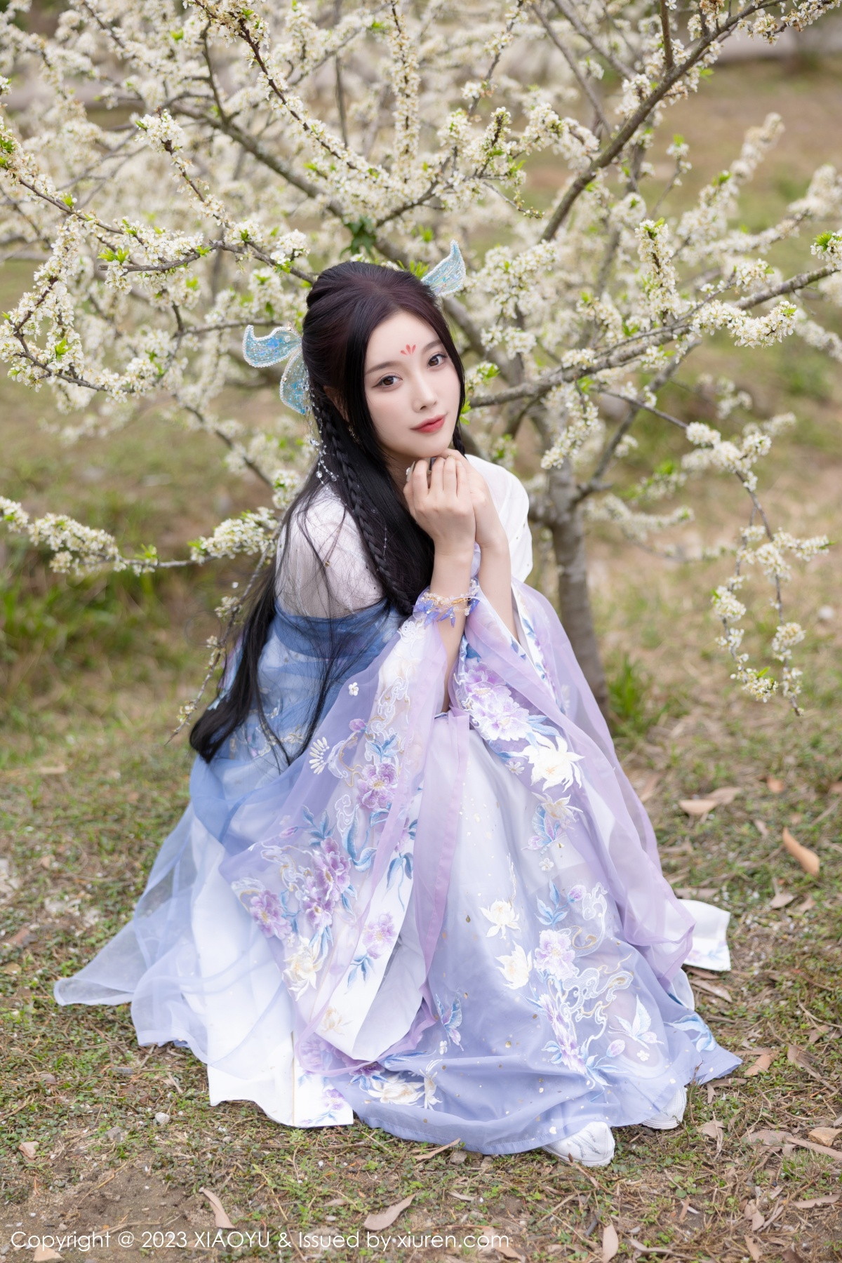 Xgyw.Net_[XiaoYu画语界]Vol.970_女神杨晨晨Yome脱淡蓝紫色古装服露白色蕾丝内衣完美诱惑写真91P