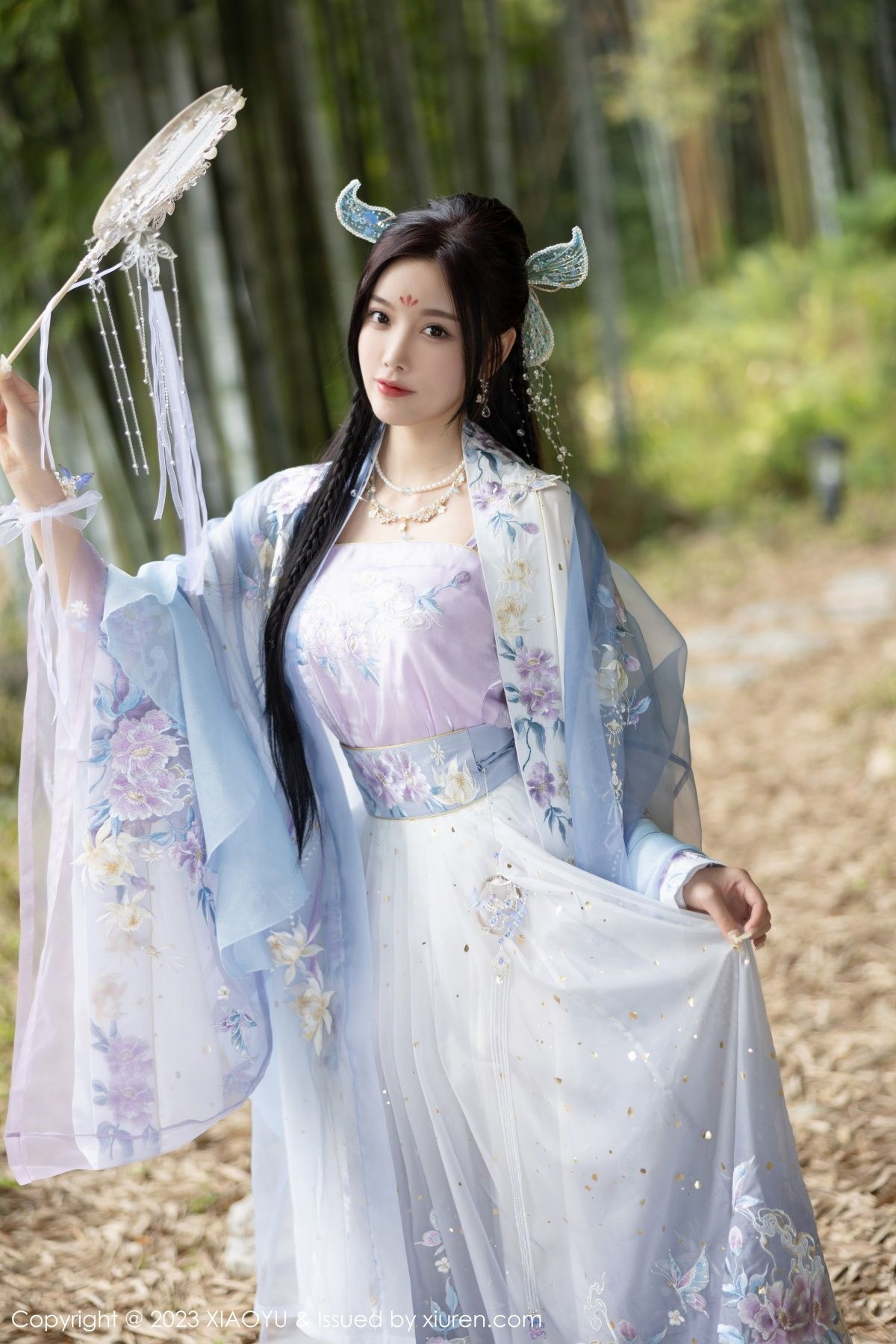 Xgyw.Net_[XiaoYu画语界]Vol.970_女神杨晨晨Yome脱淡蓝紫色古装服露白色蕾丝内衣完美诱惑写真91P