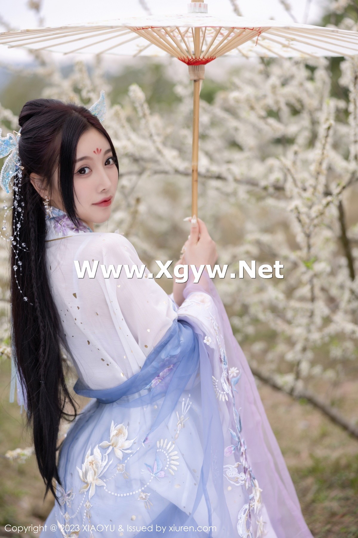 Xgyw.Net_[XiaoYu画语界]Vol.970_女神杨晨晨Yome脱淡蓝紫色古装服露白色蕾丝内衣完美诱惑写真91P