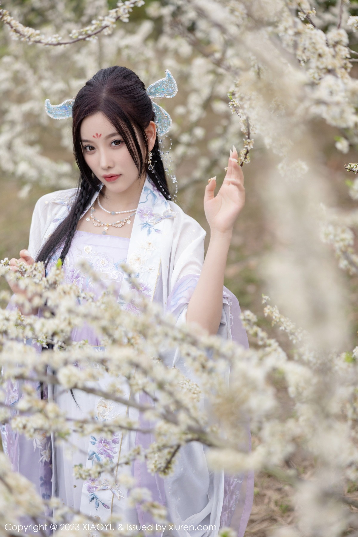 Xgyw.Net_[XiaoYu画语界]Vol.970_女神杨晨晨Yome脱淡蓝紫色古装服露白色蕾丝内衣完美诱惑写真91P
