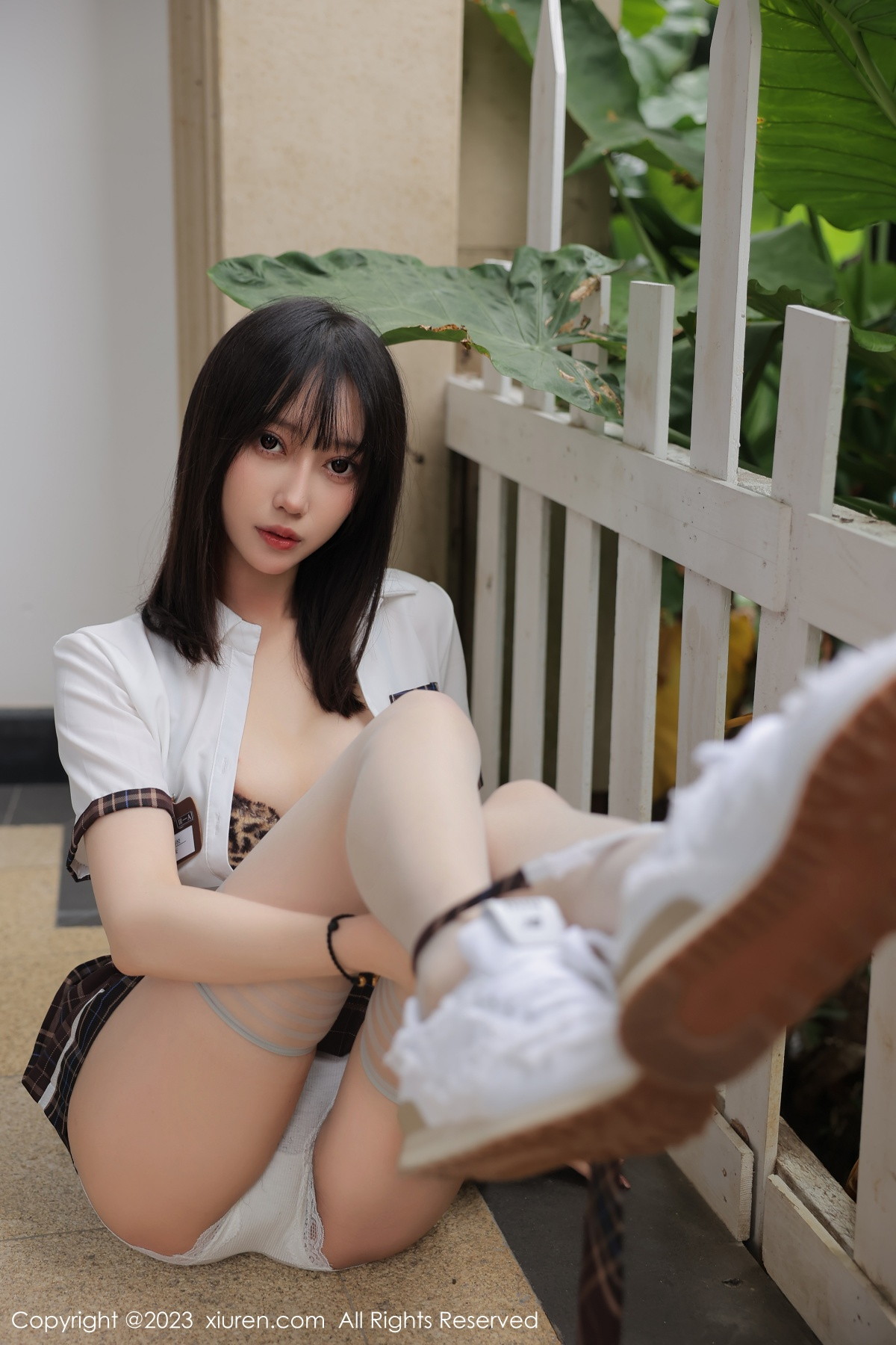 Xgyw.Net_XiuRen第6292期_模特玥儿玥er性感学妹制服半脱露豹纹内衣秀完美身材诱惑写真67P