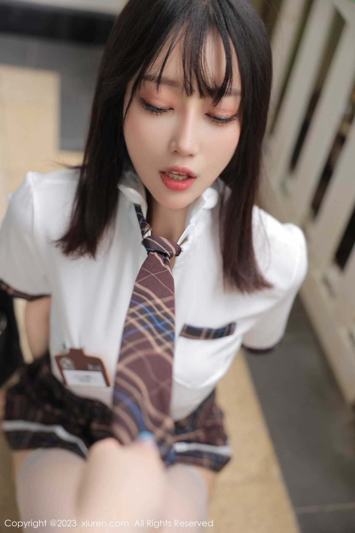 Xgyw.Net_XiuRen第6292期_模特玥儿玥er性感学妹制服半脱露豹纹内衣秀完美身材诱惑写真67P