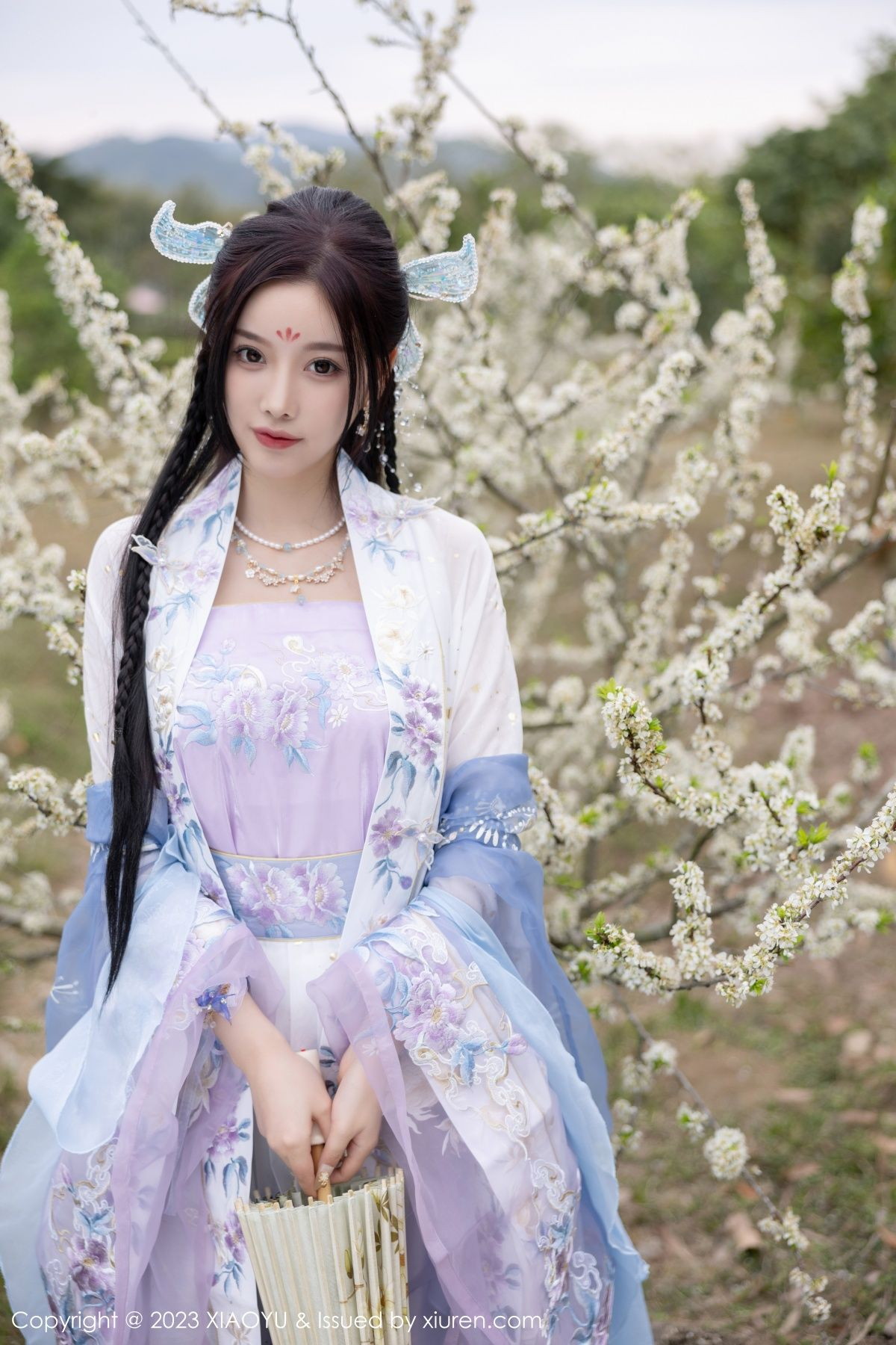 Xgyw.Net_[XiaoYu画语界]Vol.970_女神杨晨晨Yome脱淡蓝紫色古装服露白色蕾丝内衣完美诱惑写真91P