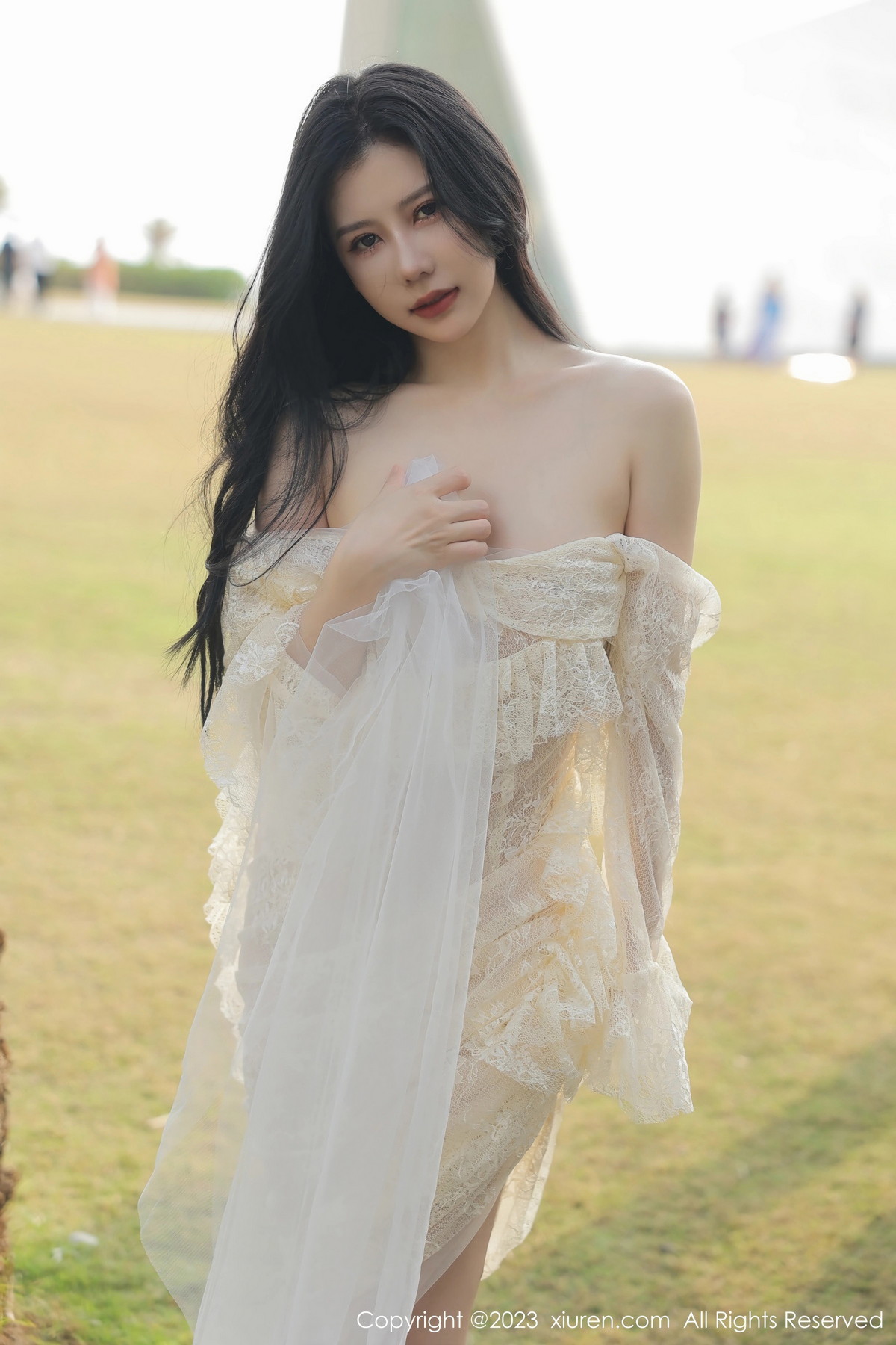 Xgyw.Net_XiuRen第6303期_模特尹甜甜海南旅拍性感白色蕾丝婚纱透视秀完美身材诱惑写真54P