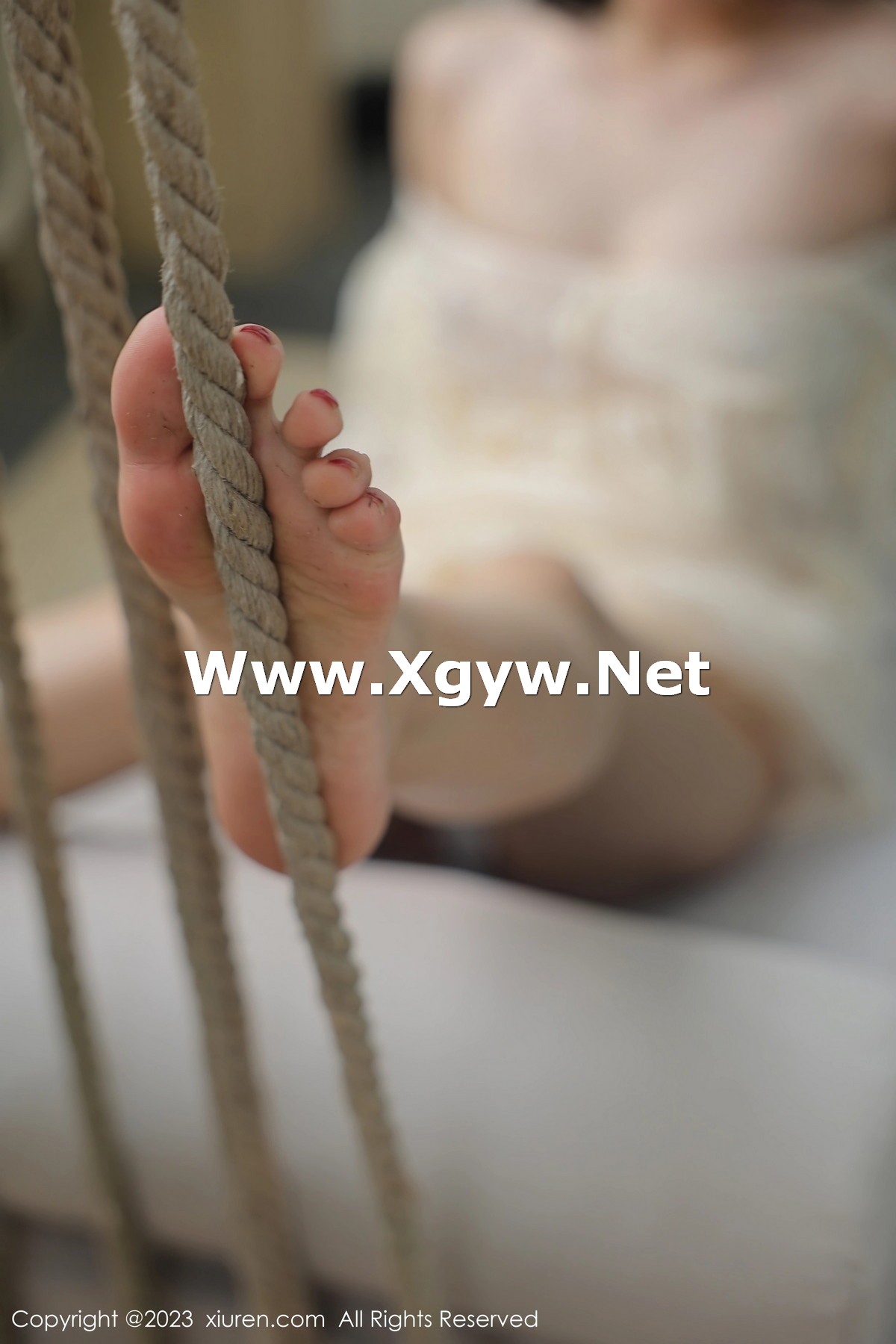 Xgyw.Net_XiuRen第6303期_模特尹甜甜海南旅拍性感白色蕾丝婚纱透视秀完美身材诱惑写真54P