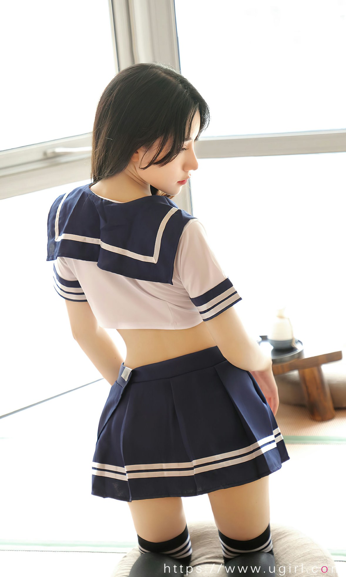 Xgyw.Net_[Ugirls爱尤物]No.2524_模特茯苓私房性感学生制服配黑丝袜秀曼妙身姿迷人诱惑写真35P