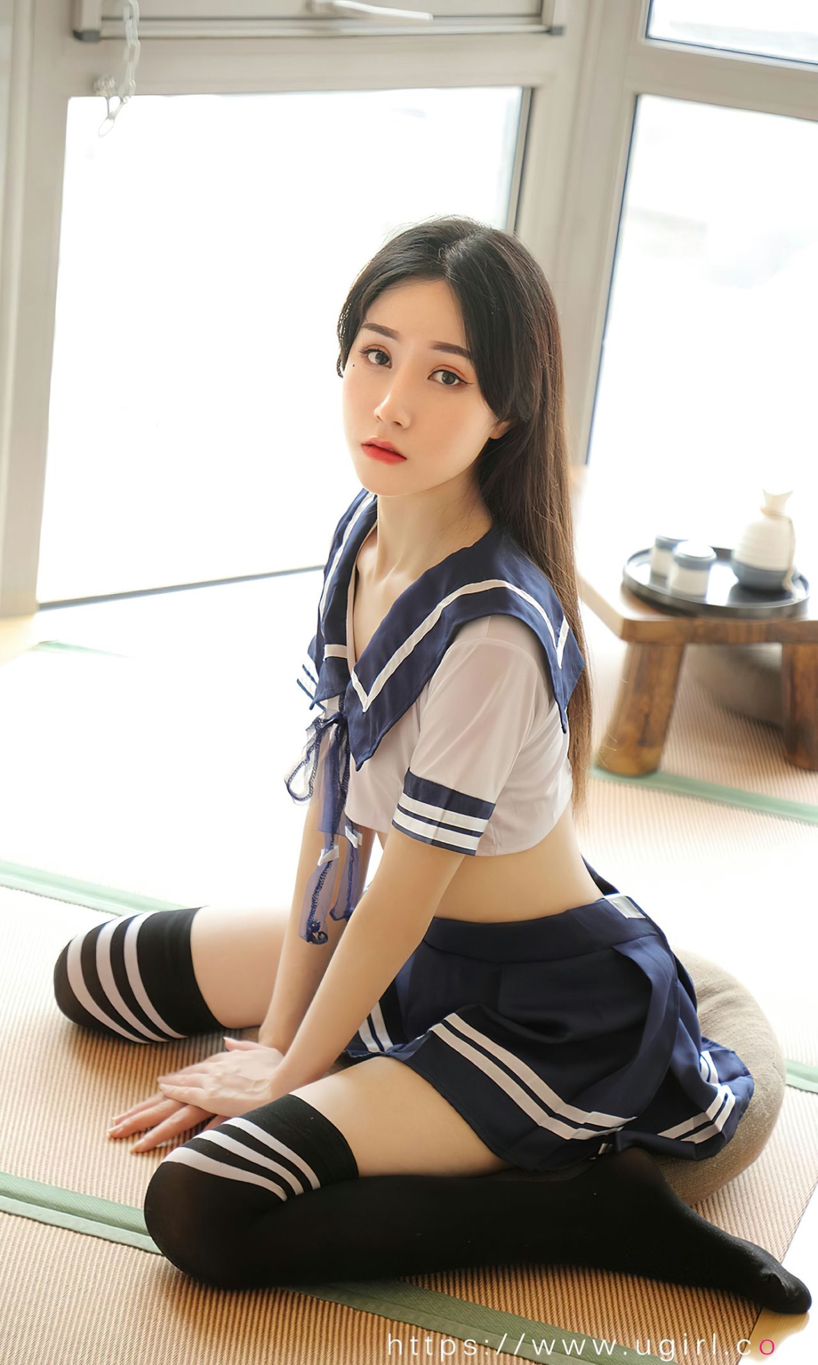 Xgyw.Net_[Ugirls爱尤物]No.2524_模特茯苓私房性感学生制服配黑丝袜秀曼妙身姿迷人诱惑写真35P