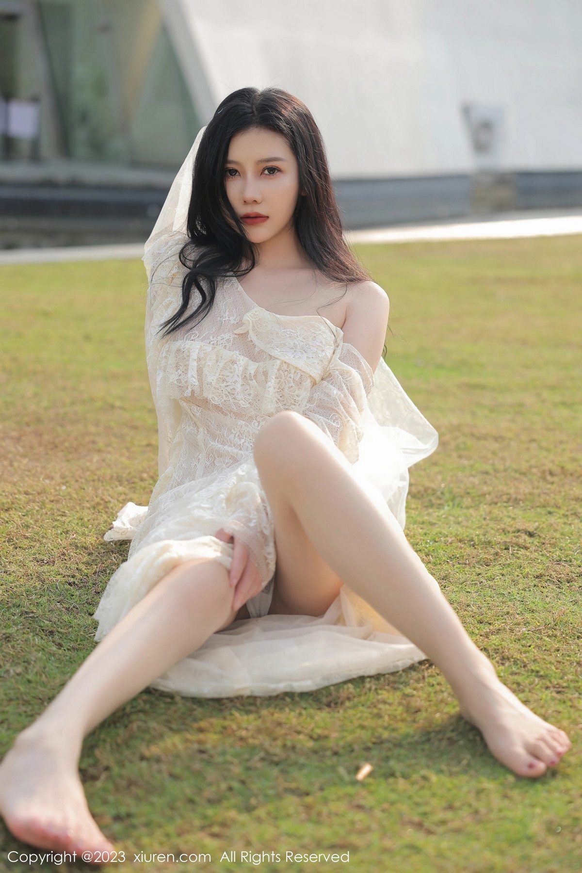 Xgyw.Net_XiuRen第6303期_模特尹甜甜海南旅拍性感白色蕾丝婚纱透视秀完美身材诱惑写真54P