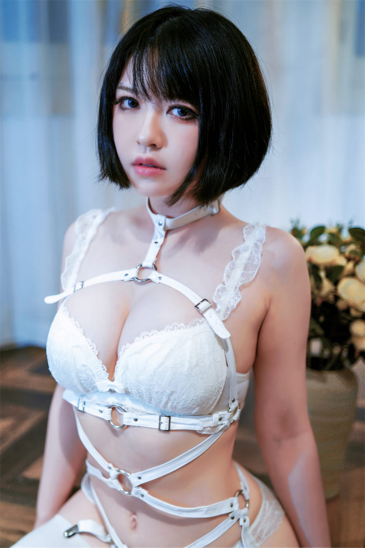 Xgyw.Net_网络美女索索半半子纯白主题私房性感白色蕾丝情趣内衣配白丝袜迷人诱惑写真45P