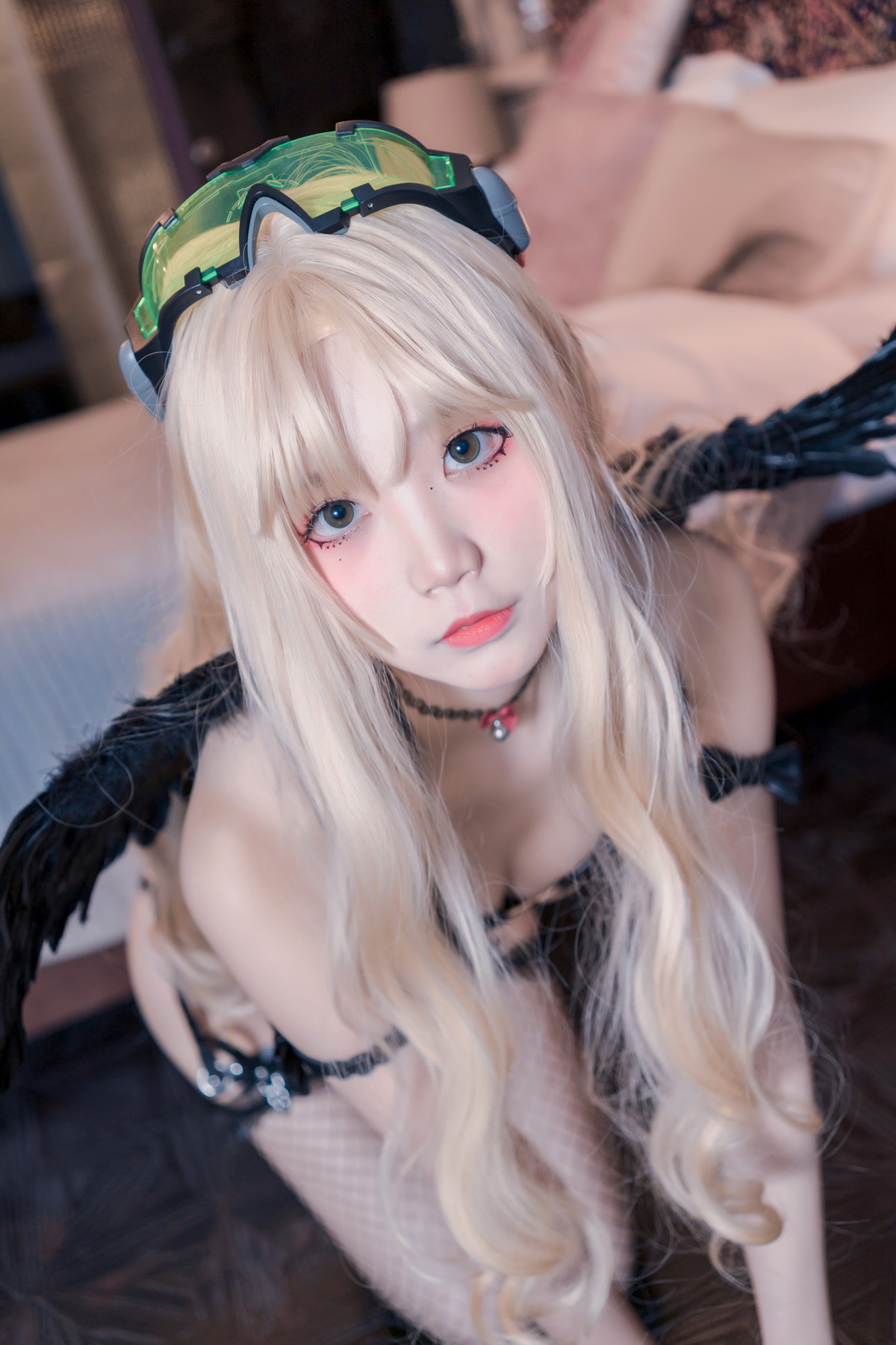 Xgyw.Net_清纯少女五更百鬼圣女吊带黑丝主题私房性感黑色蕾丝内衣配魅惑黑丝迷人写真60P