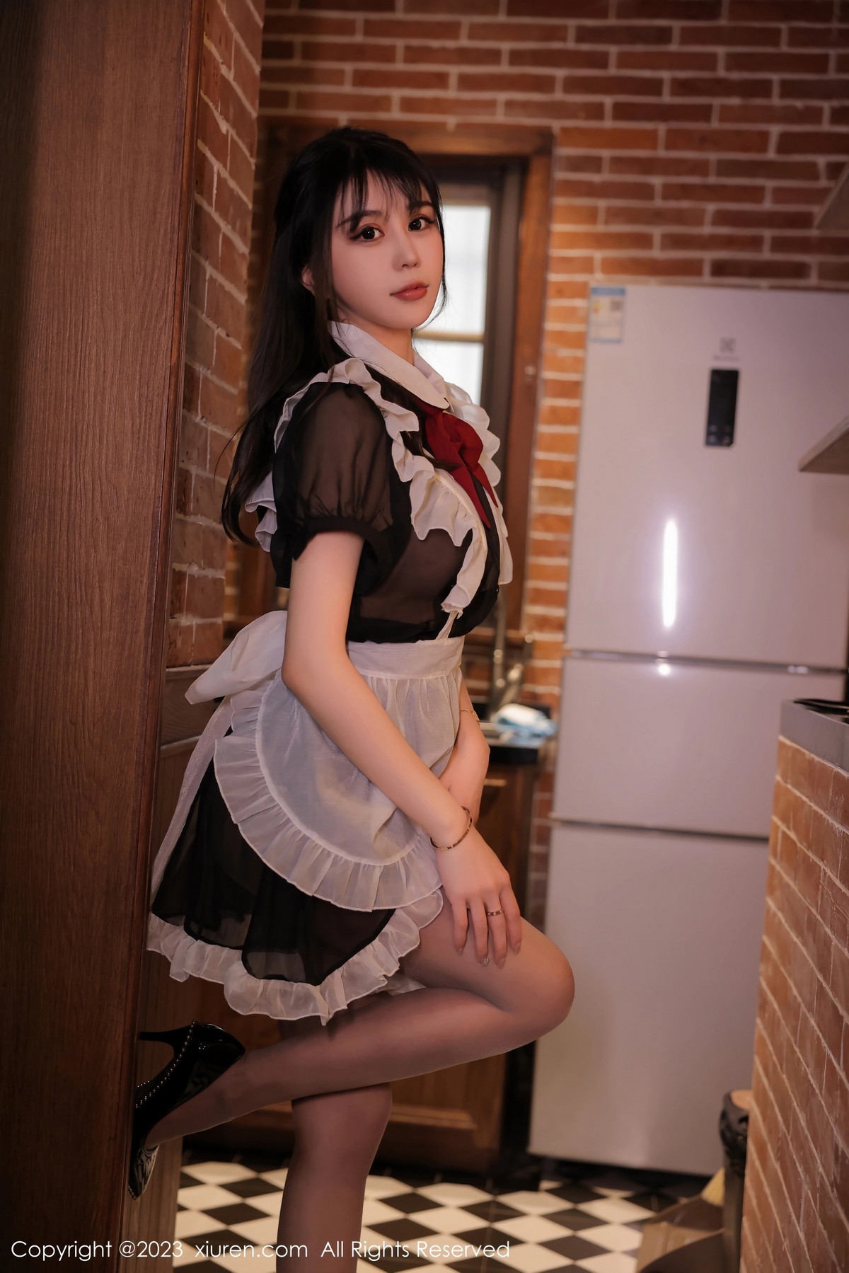 Xgyw.Net_XiuRen第6310期_模特tina_甜仔性感真空女仆装配超薄灰丝袜秀凹凸身材诱惑写真62P