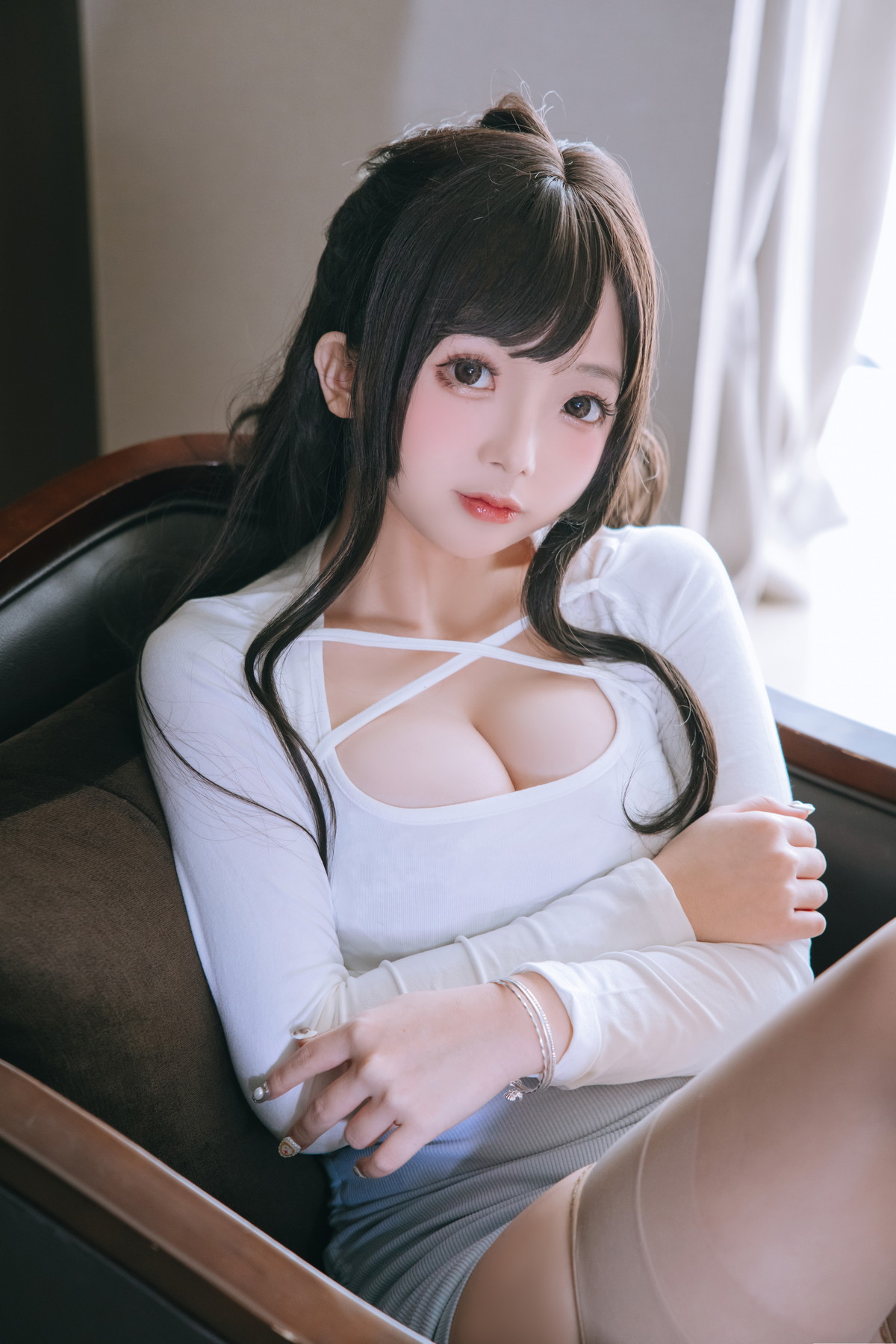 Xgyw.Net_Cosplay美女日奈娇私人秘书主题性感白上衣配蓝短裙肉丝吊袜秀丰满身材诱惑写真105P