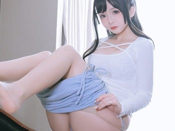 Cosplay青春美女日奈娇自用副手主题性感白上衣配蓝短裙肉丝吊袜秀丰满身材骚扰写真105P