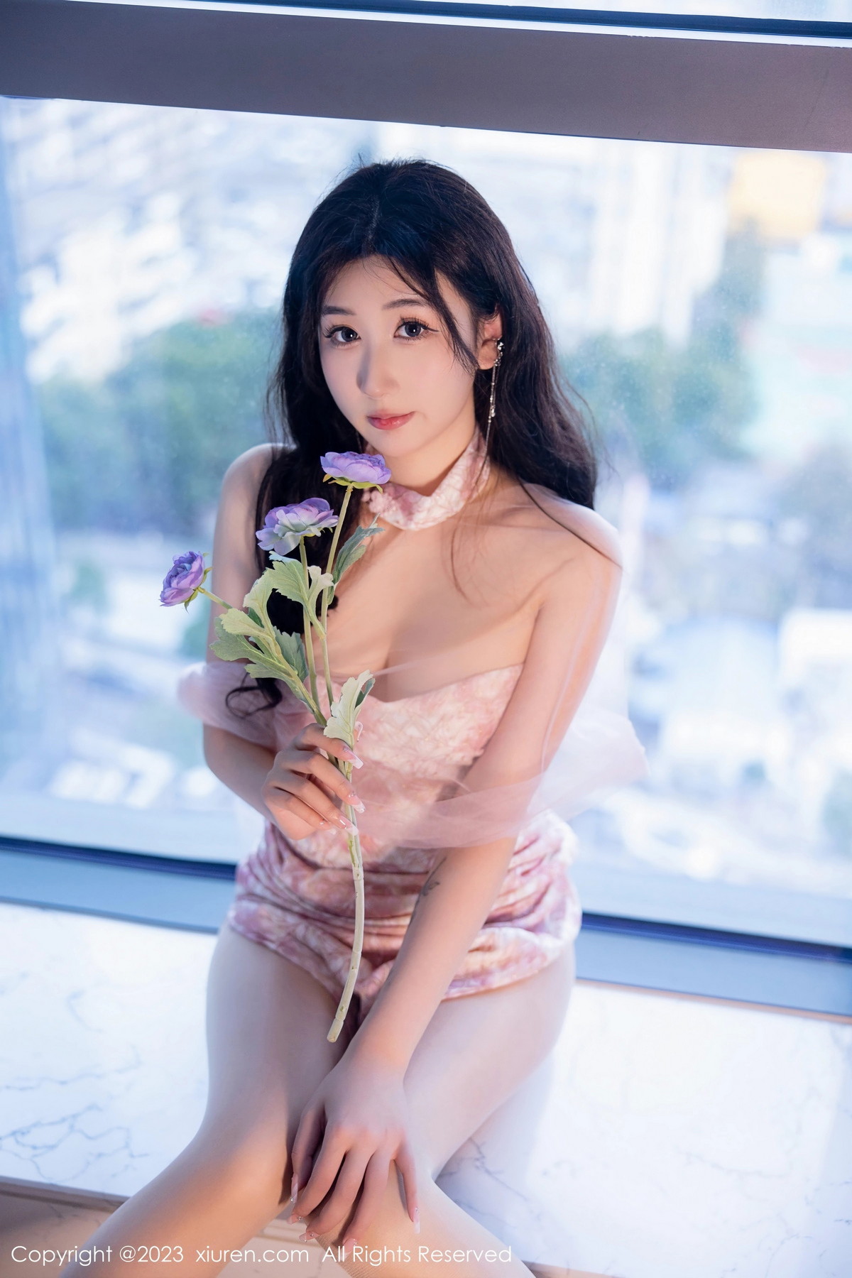 Xgyw.Net_XiuRen第6313期_模特江真真性感粉色露肩连衣短裙配超薄无内肉丝惹火诱惑写真76P