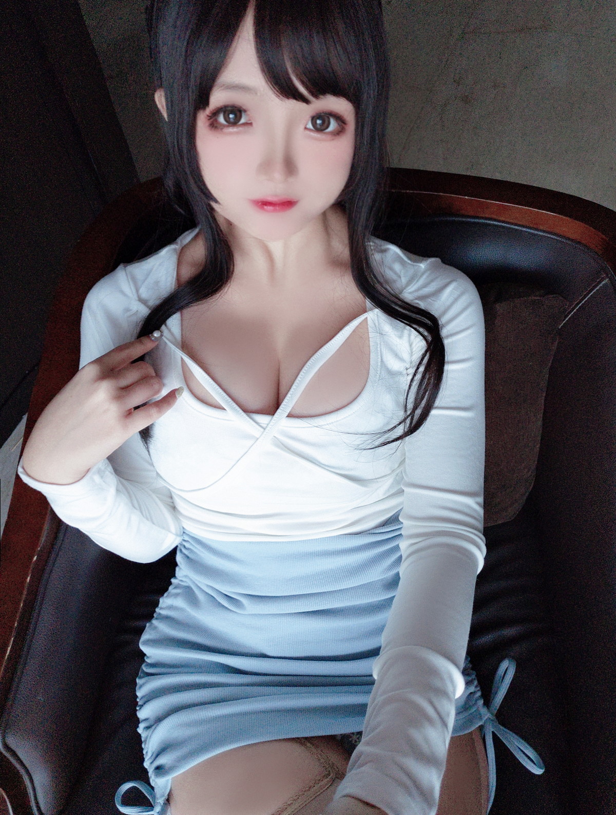 Xgyw.Net_Cosplay美女日奈娇私人秘书主题性感白上衣配蓝短裙肉丝吊袜秀丰满身材诱惑写真105P