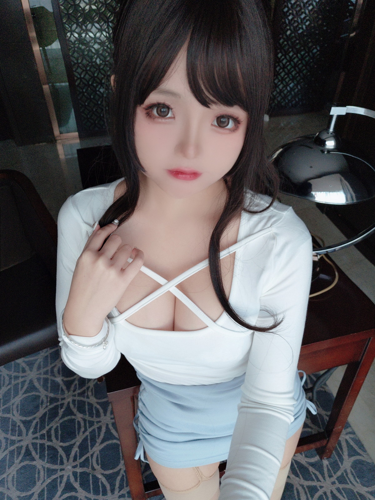 Xgyw.Net_Cosplay美女日奈娇私人秘书主题性感白上衣配蓝短裙肉丝吊袜秀丰满身材诱惑写真105P