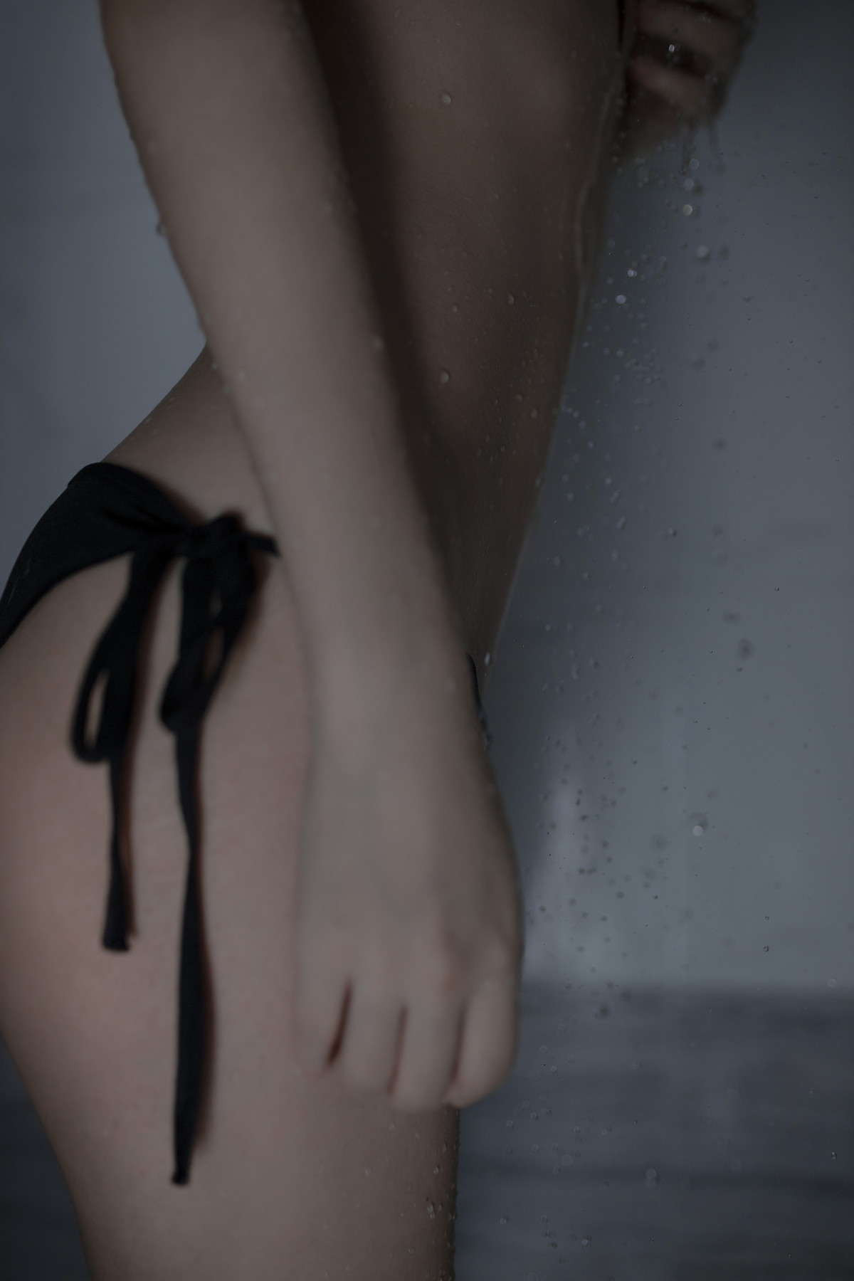 Xgyw.Net_网络美女疯猫ss思绪之浴室主题私房浴室半脱露曼妙身姿湿身撩人诱惑写真30P