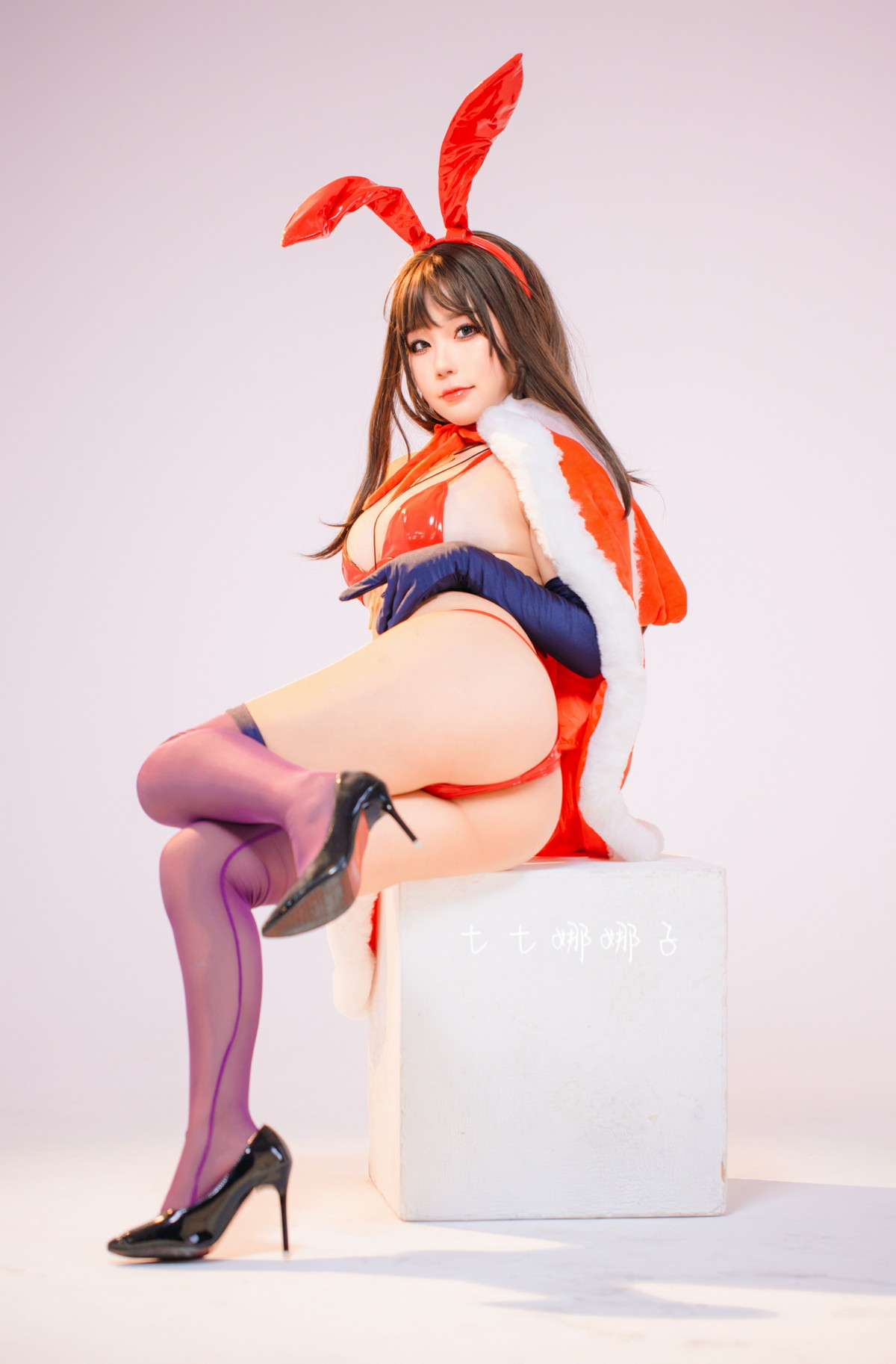 Xgyw.Net_Coser美女七七娜娜子圣诞魔太郎主题私房性感红色皮质内衣秀完美身材诱惑写真23P